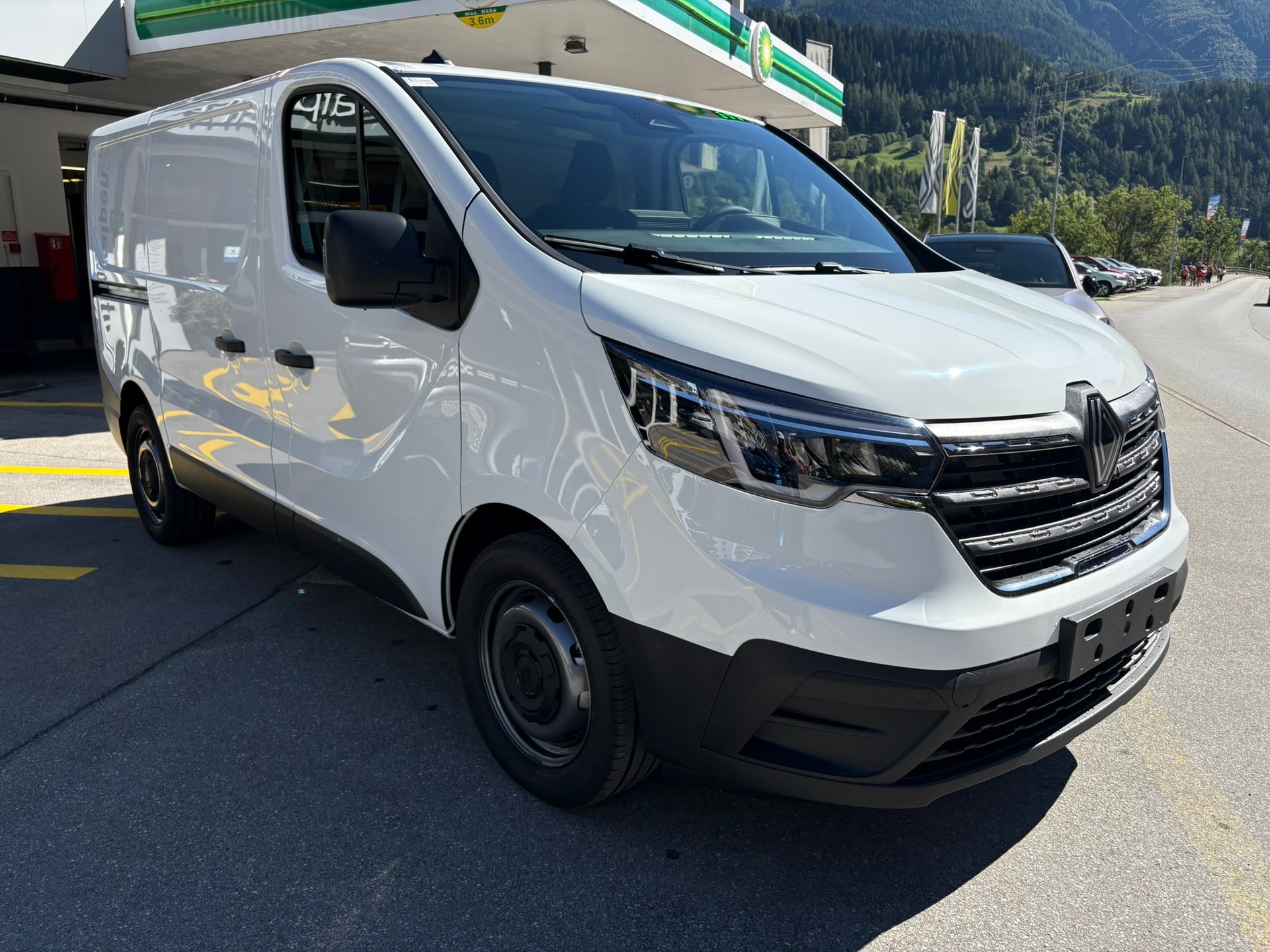 RENAULT Trafic 2.0 Blue dCi110 Advance L1H1-image-2