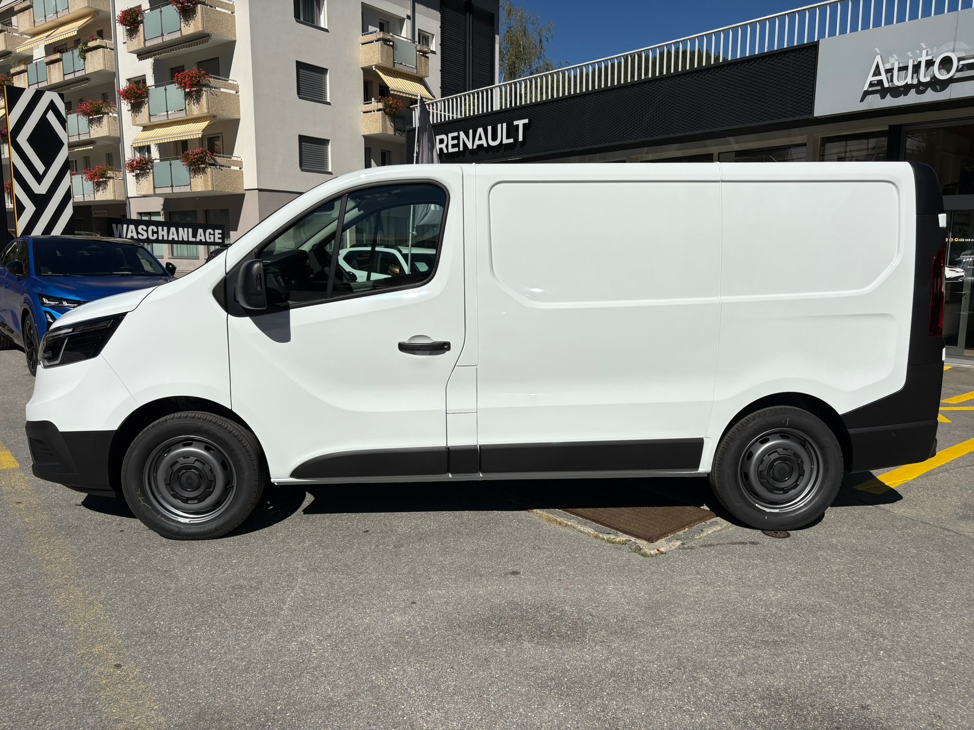 RENAULT Trafic 2.0 Blue dCi110 Advance L1H1-image-7