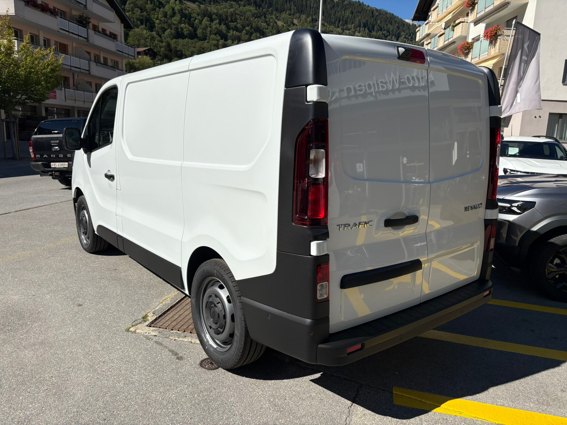 RENAULT Trafic 2.0 Blue dCi110 Advance L1H1-image-6