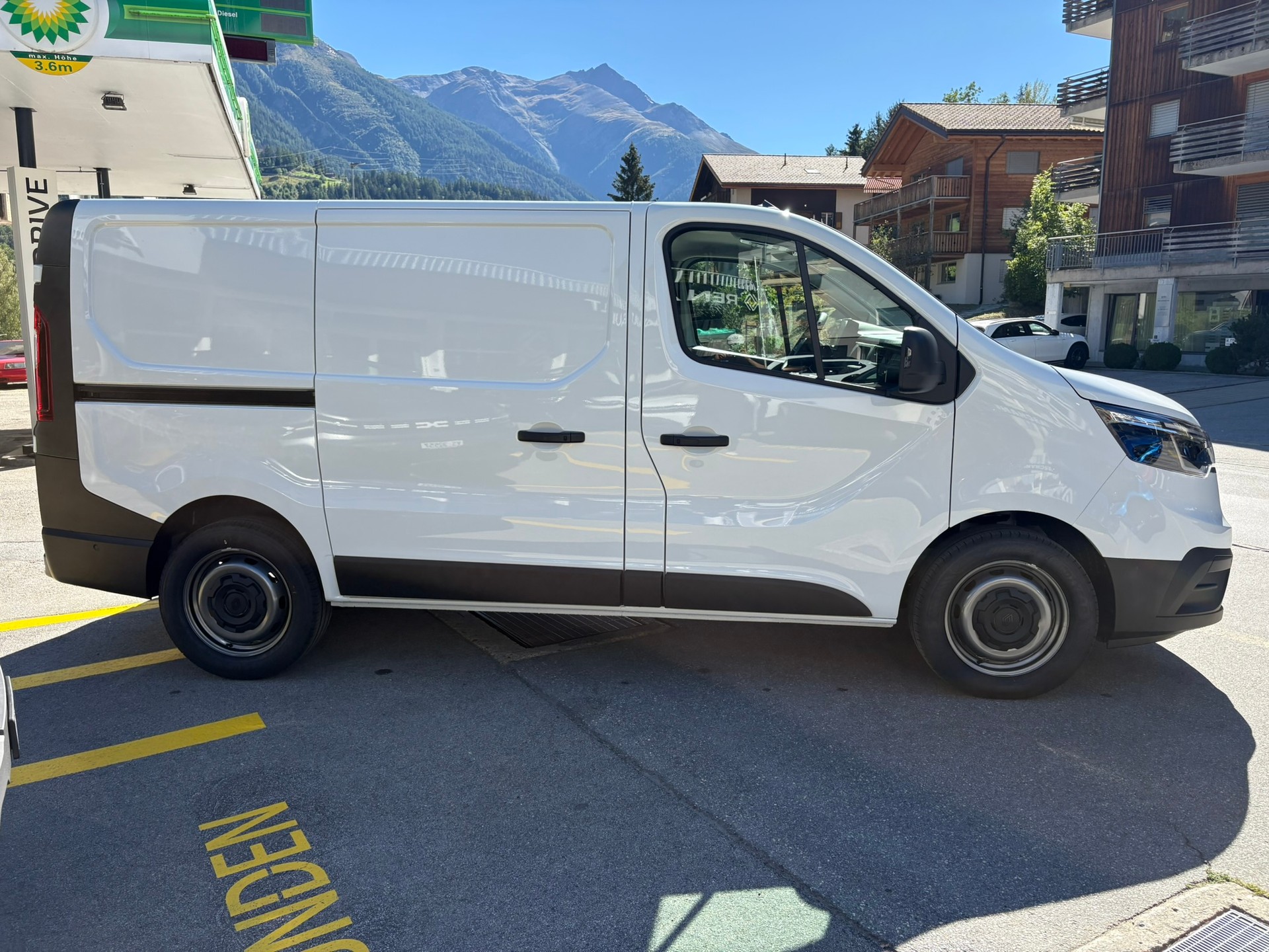 RENAULT Trafic 2.0 Blue dCi110 Advance L1H1-image-3
