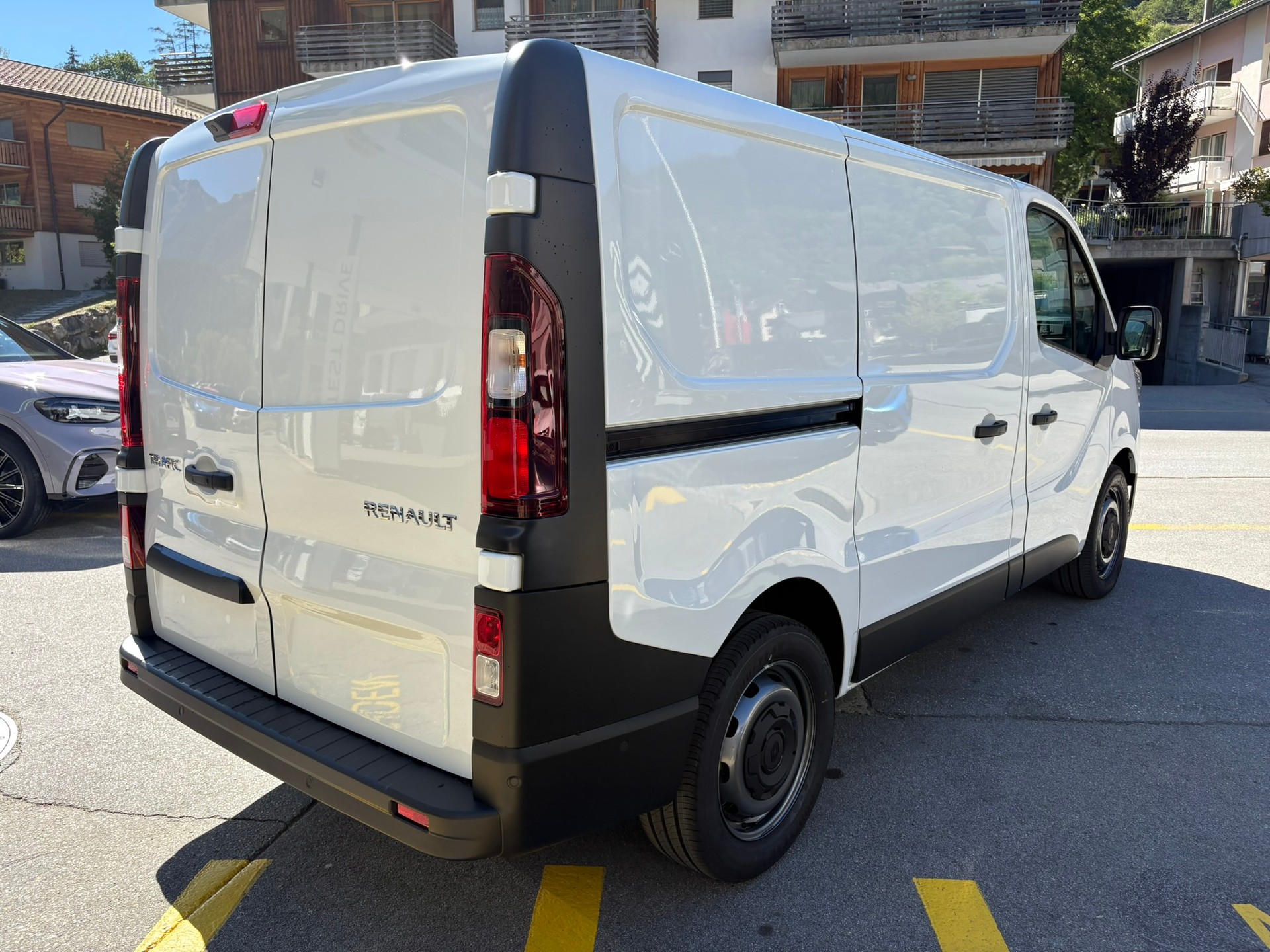 RENAULT Trafic 2.0 Blue dCi110 Advance L1H1-image-4