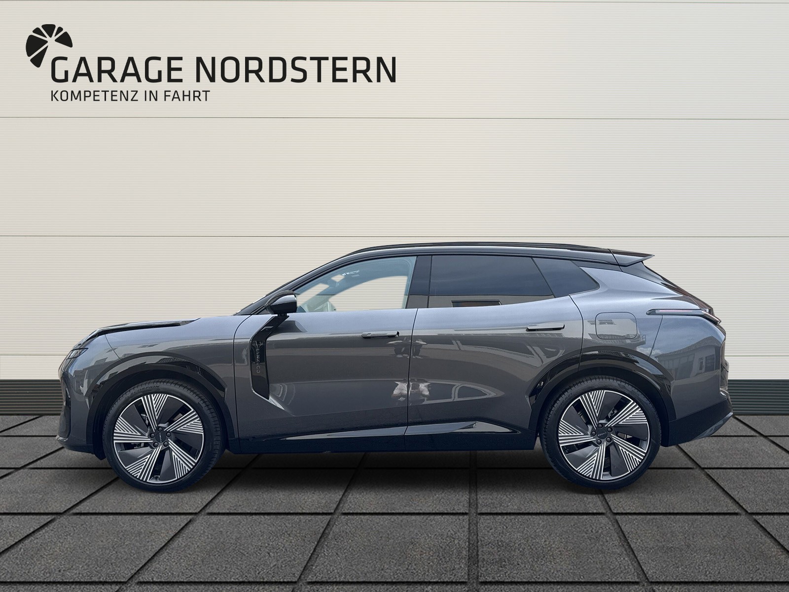 LYNK & CO 08 1.5 PHEV More-image-1