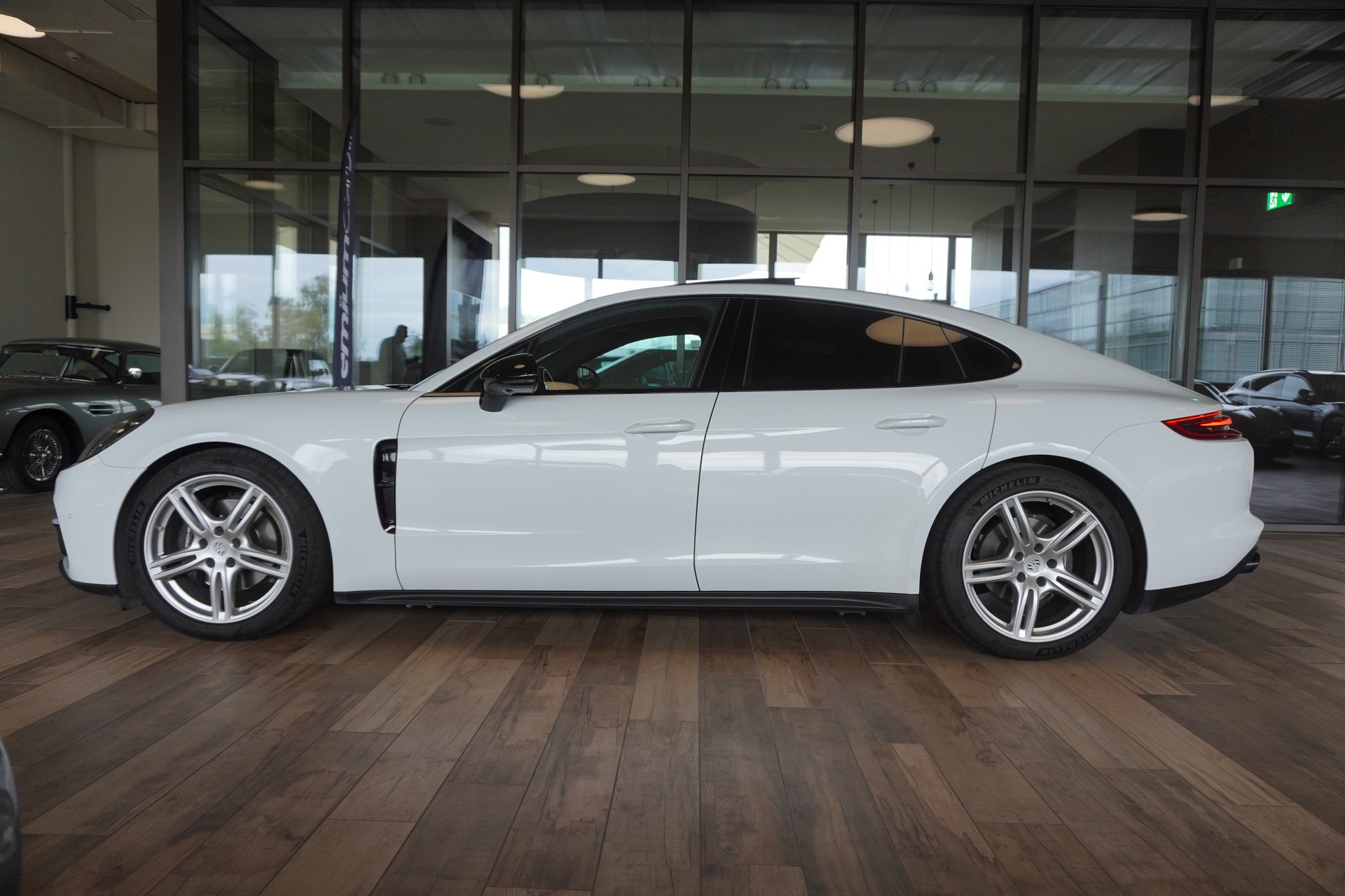PORSCHE Panamera 4 PDK-image-6