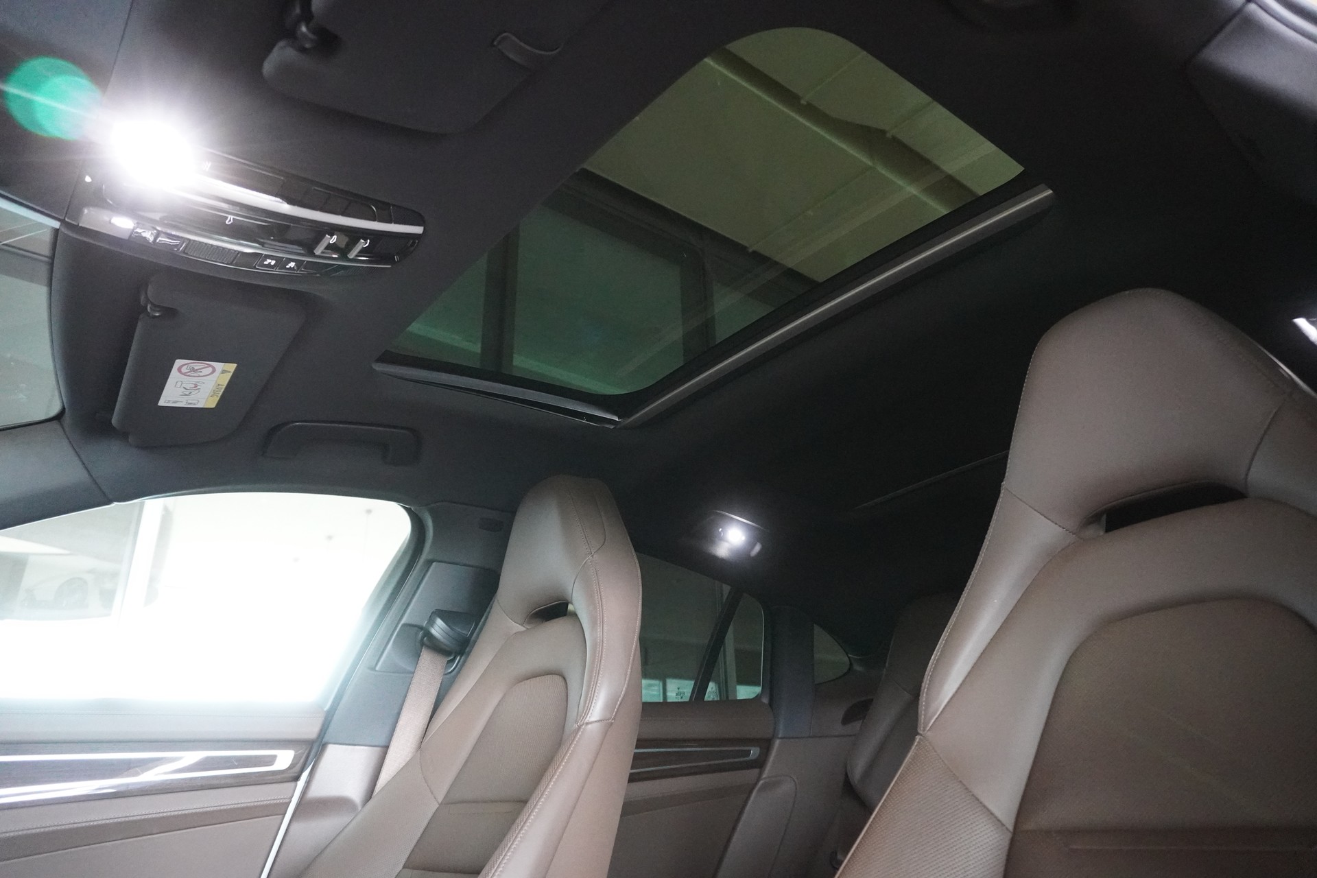 PORSCHE Panamera 4 PDK-image-11