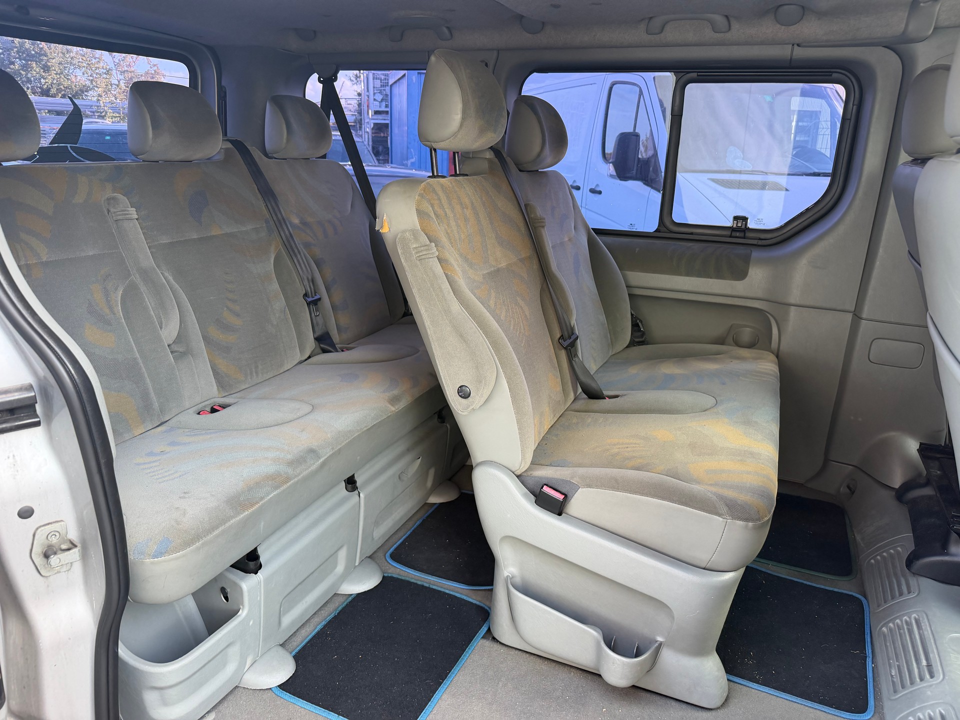 RENAULT Trafic Passenger 1.9 dCi 100 2.7t-image-8