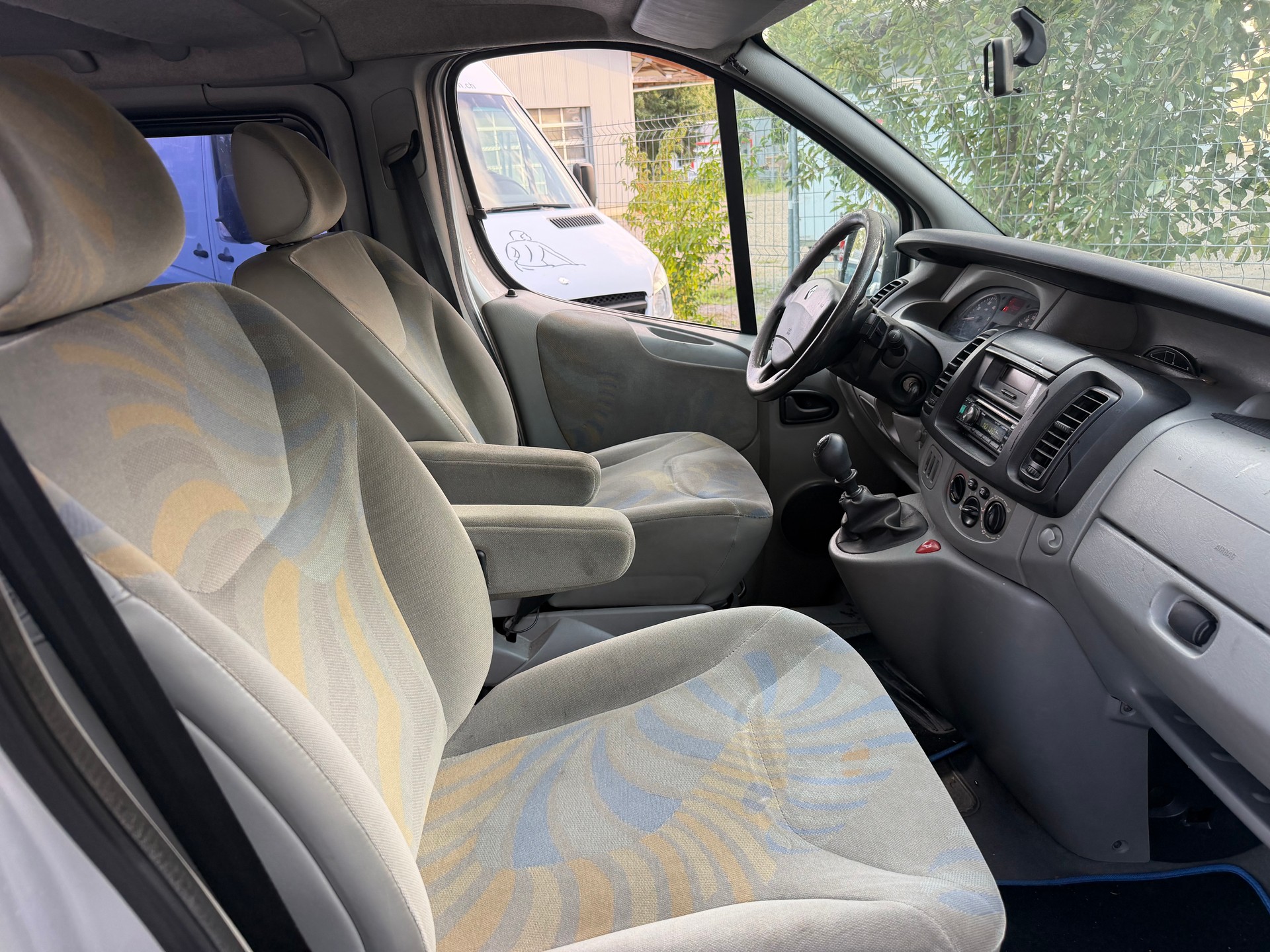RENAULT Trafic Passenger 1.9 dCi 100 2.7t-image-11