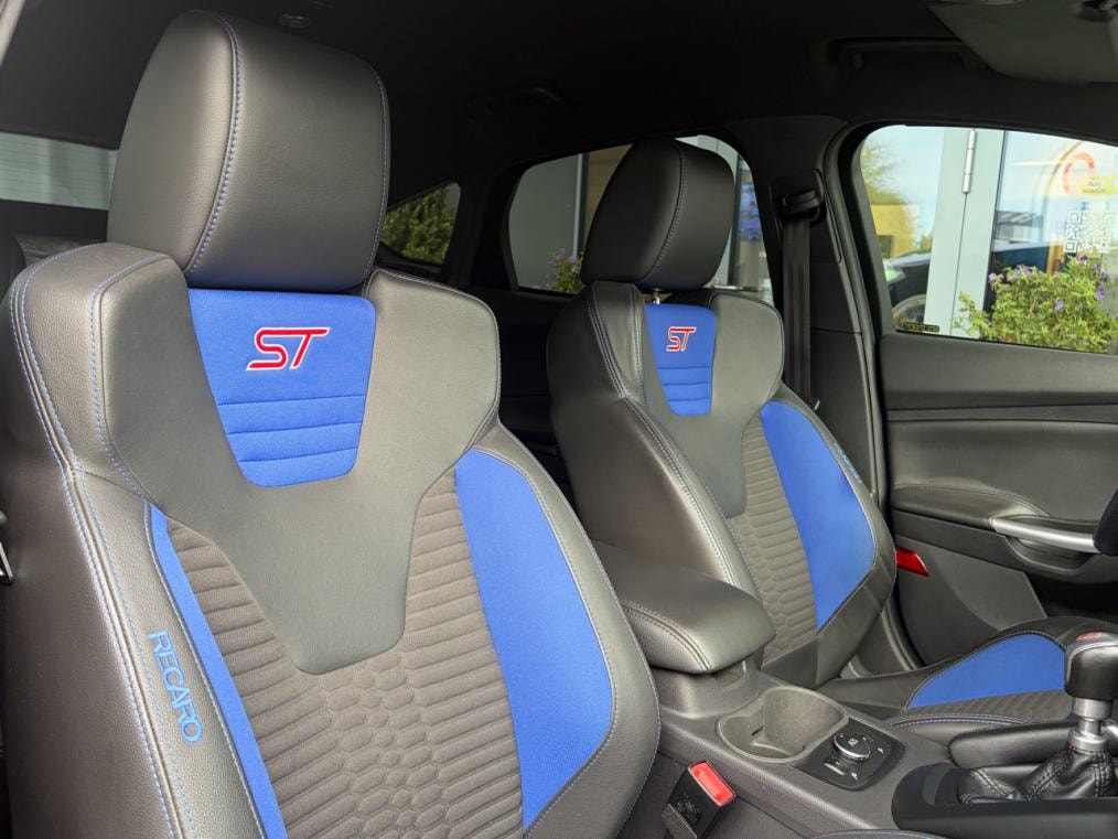 FORD Focus 2.0 SCTi ST-2-image-7