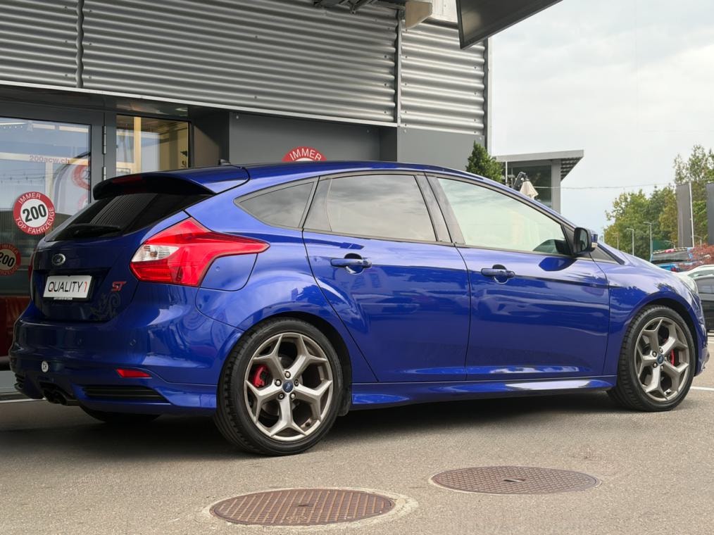 FORD Focus 2.0 SCTi ST-2-image-2