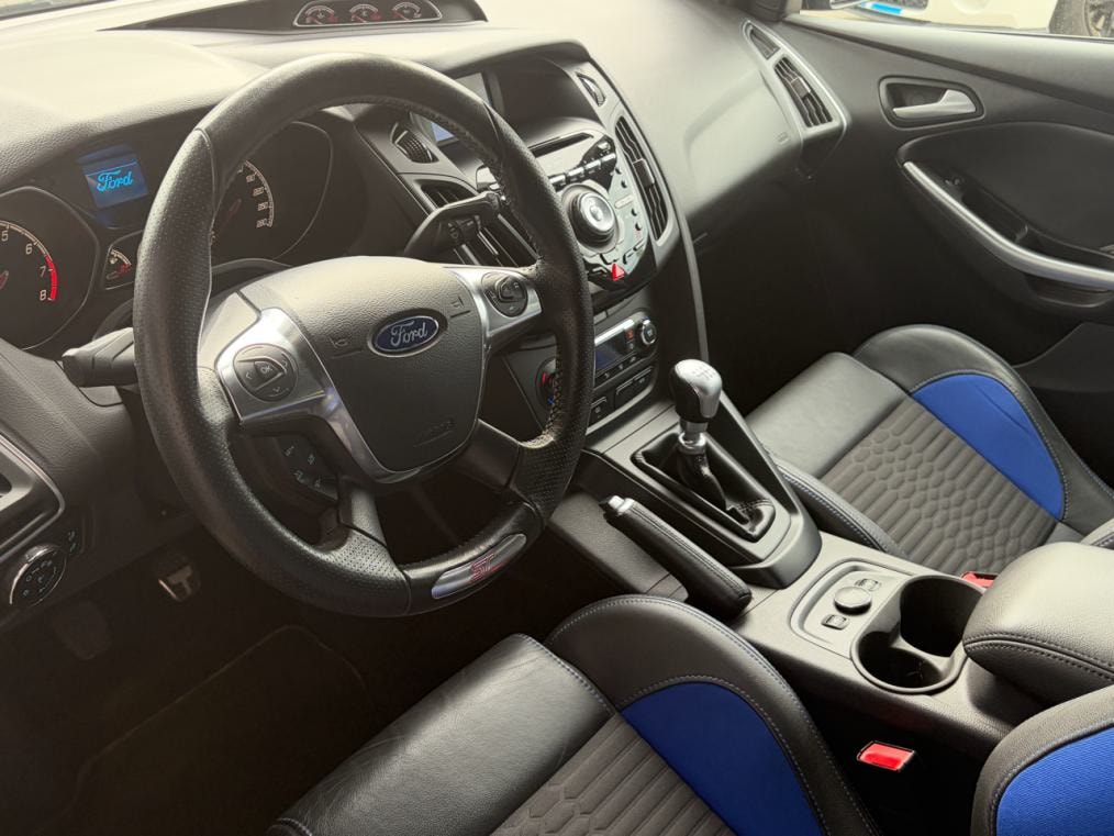 FORD Focus 2.0 SCTi ST-2-image-3