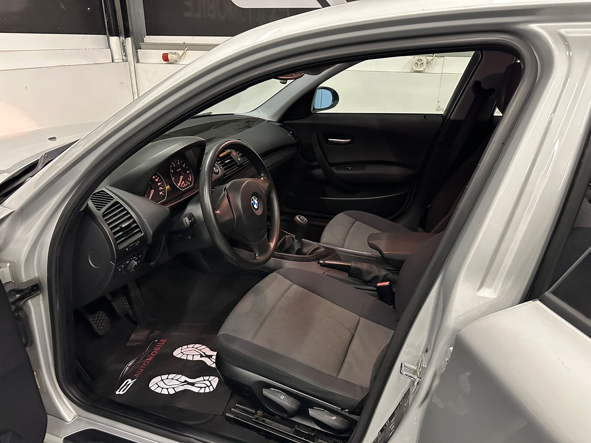 BMW 116i-image-10