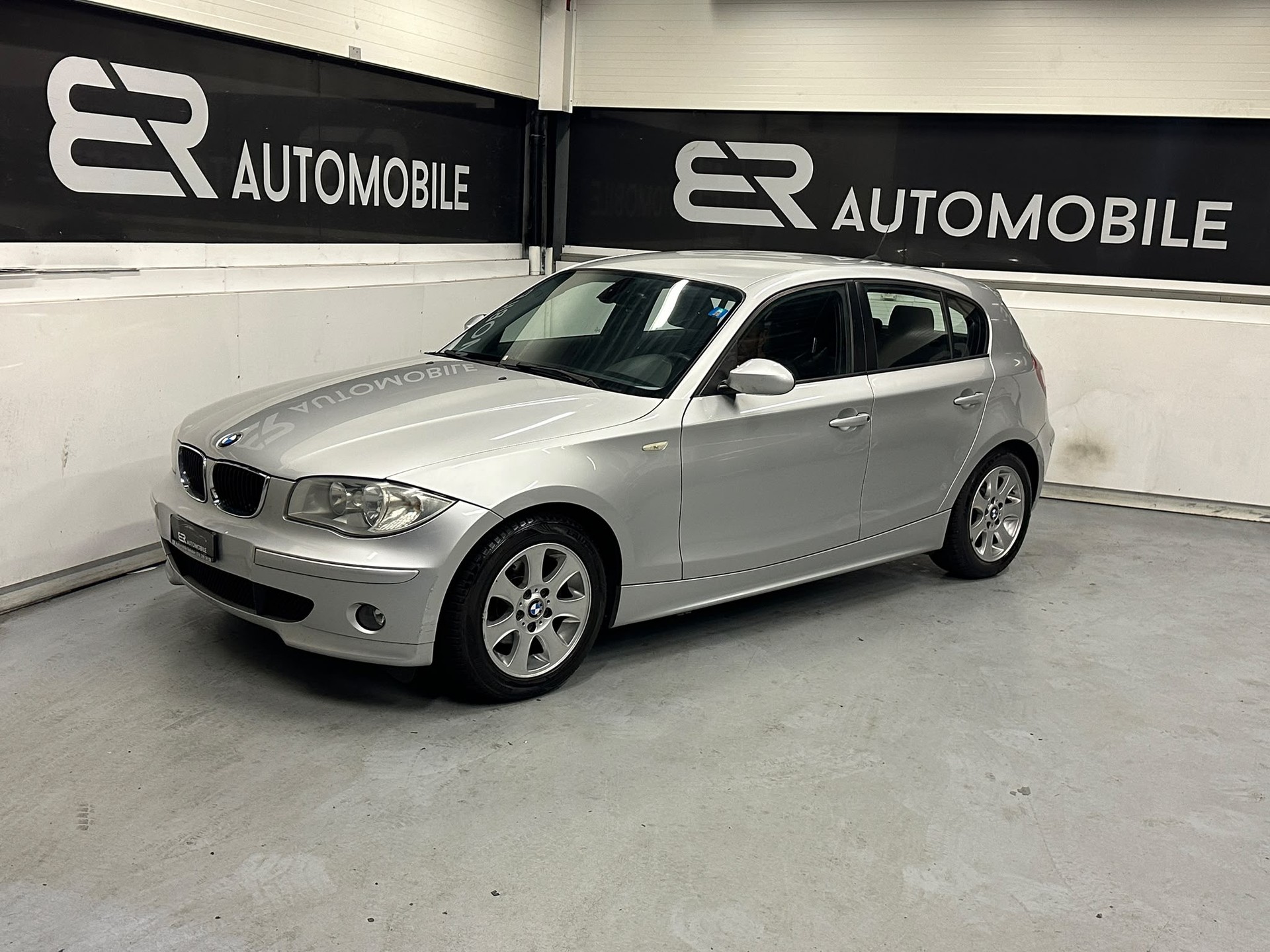 BMW 116i-image-0