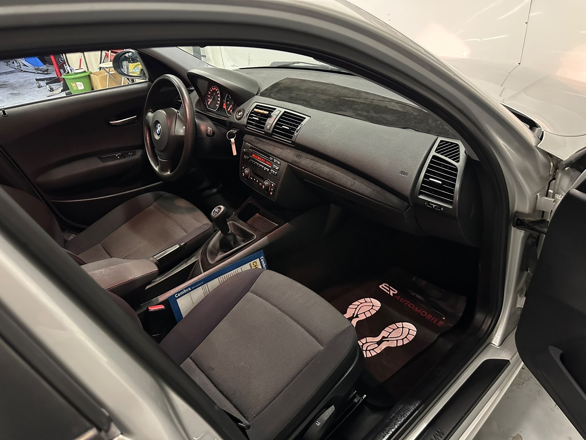 BMW 116i-image-9