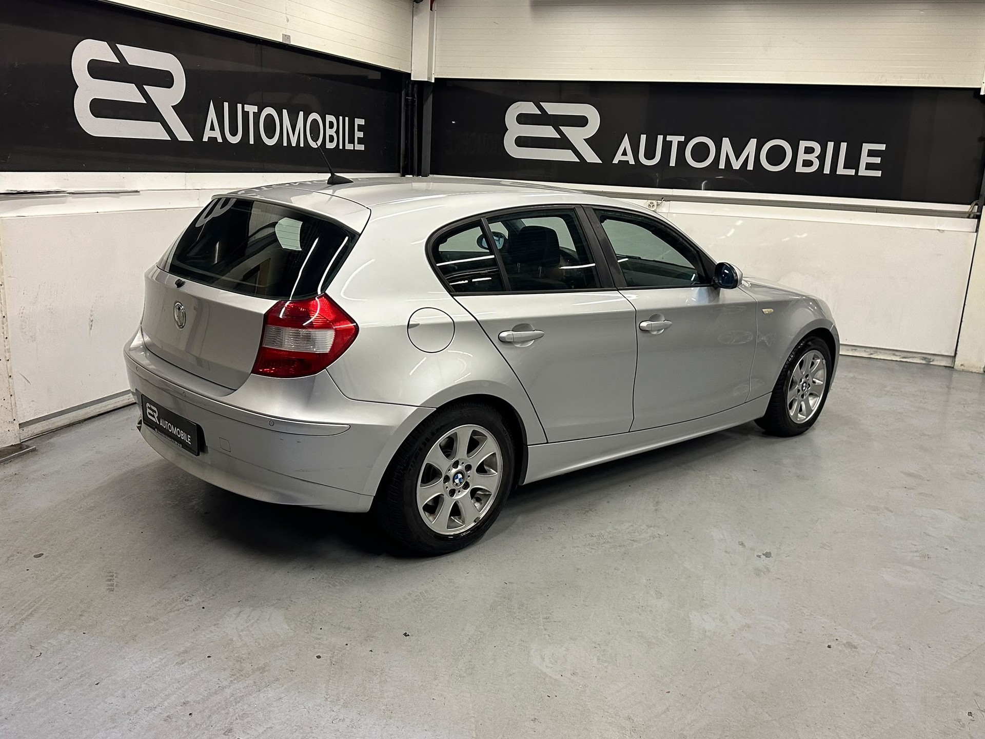 BMW 116i-image-2