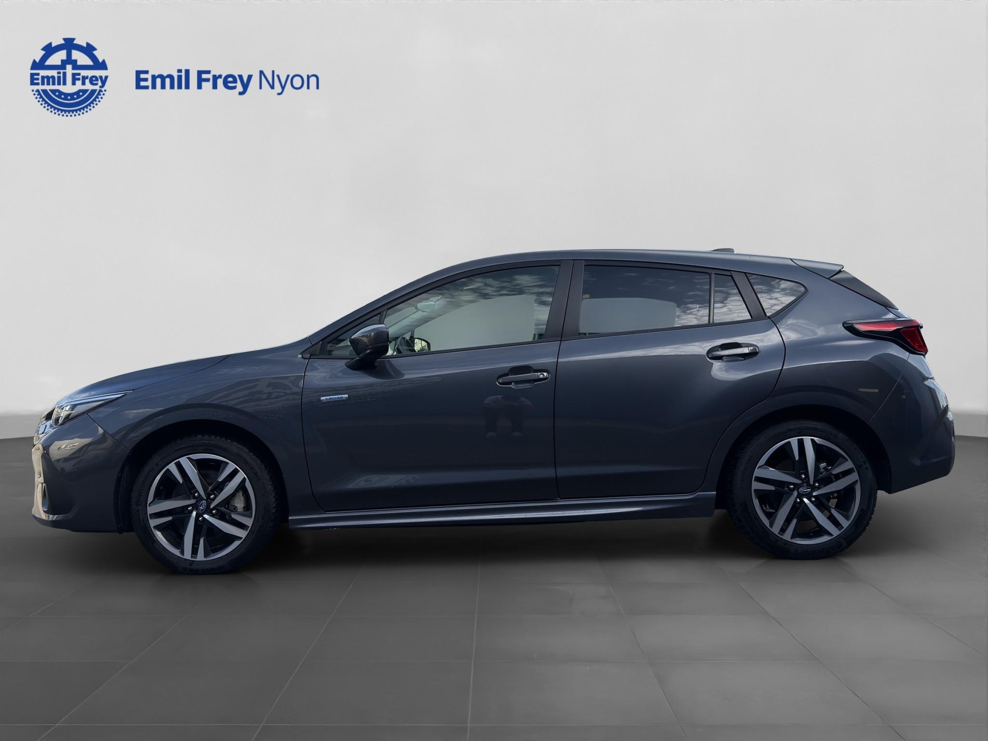 SUBARU Impreza 2.0i e-Boxer Luxury-showroom-element-2