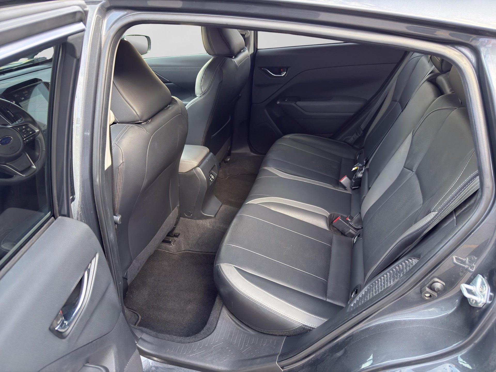 SUBARU Impreza 2.0i e-Boxer Luxury-image-6