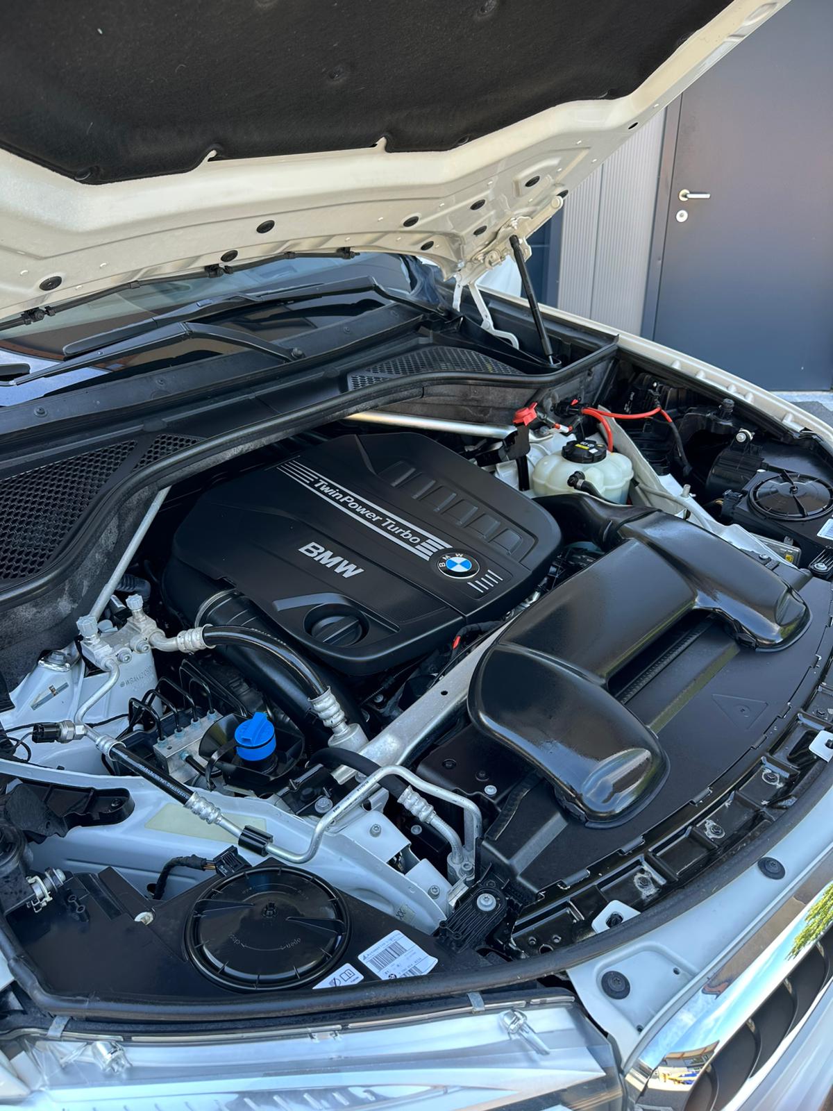 BMW 30d xDrive-image-2