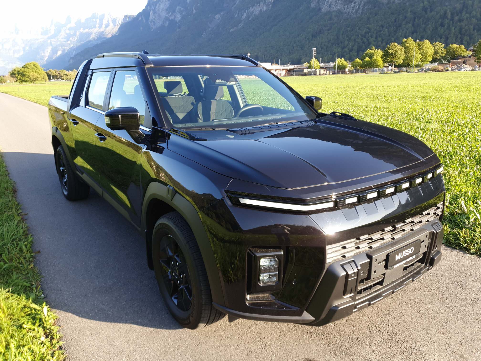 KGM-SsangYong Musso EV Blackline MJ2027 4x4 — slika 1