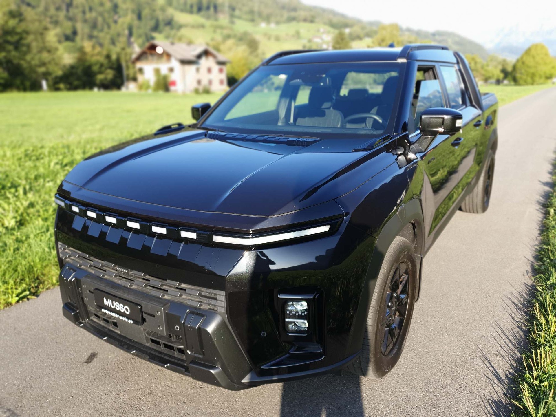KGM-SsangYong Musso EV Blackline MJ2027 4x4-image-3