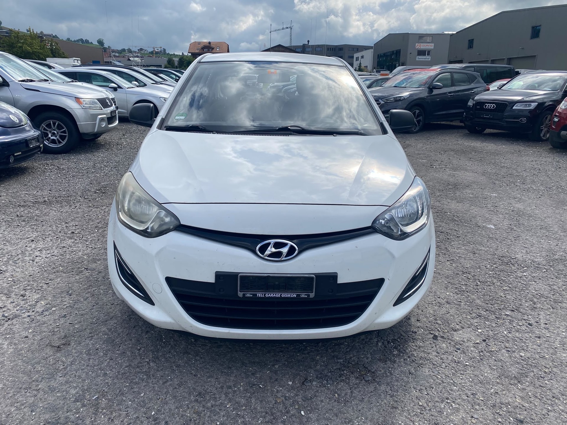HYUNDAI i20 1.4 Premium Automatic-image-2