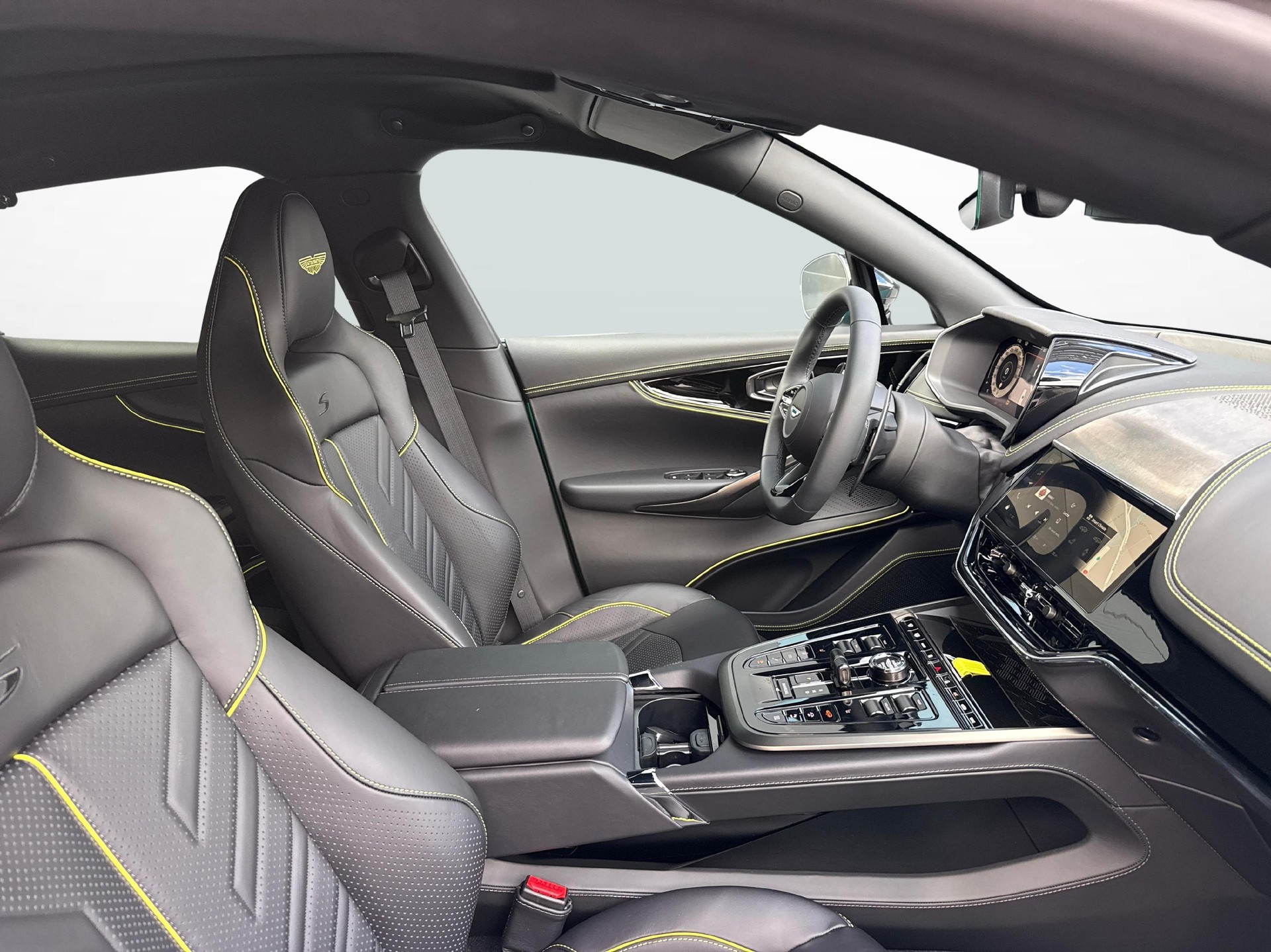 ASTON MARTIN DBX S 4.0 V8 Bi-Turbo-image-10
