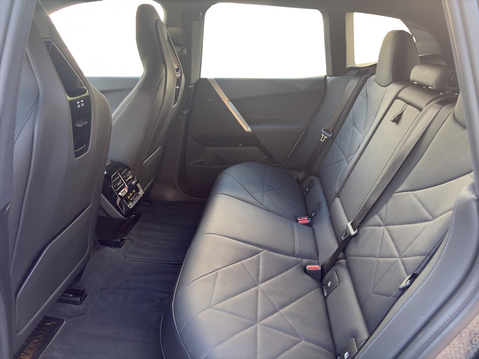 BMW iX xDrive40-image-13