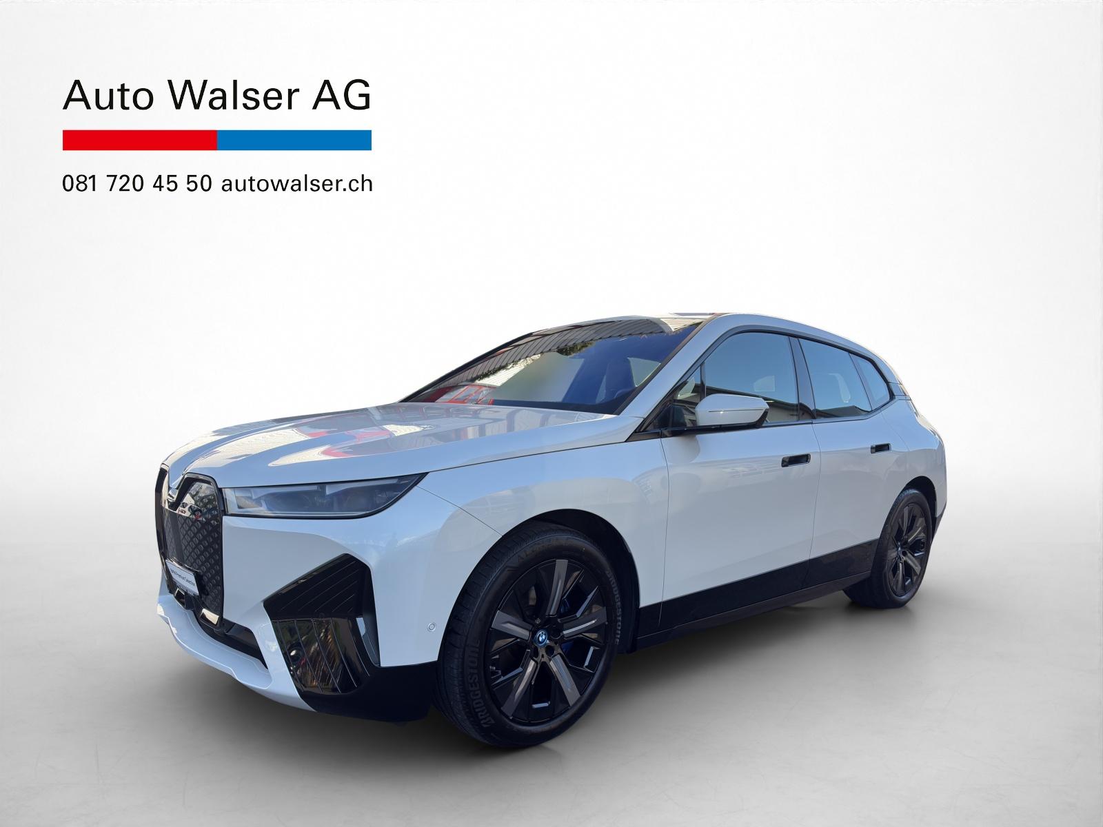 BMW iX xDrive40-image-0