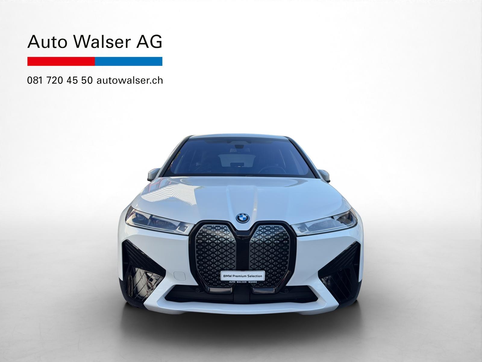 BMW iX xDrive40-image-7