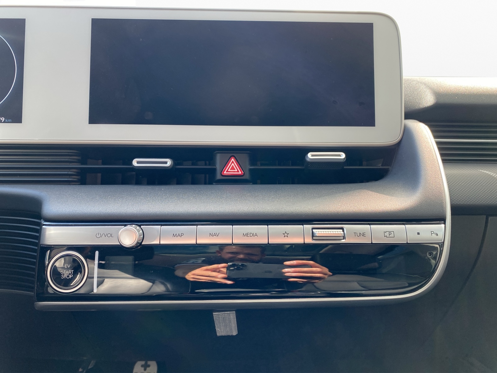 HYUNDAI Ioniq 5 72,6 kWh Vertex 4WD-image-14