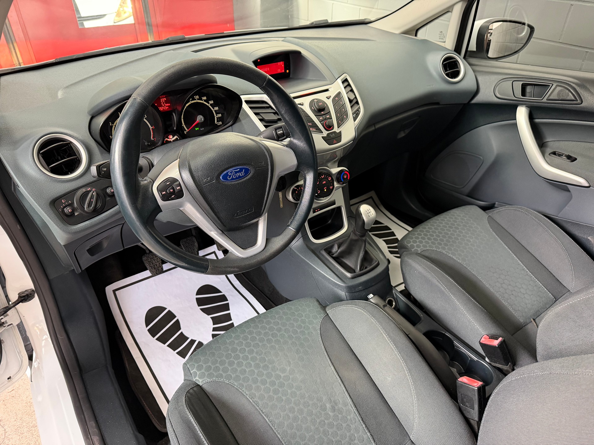 FORD Fiesta 1.6 16V Sport STK //NEU AB MFK!-image-9