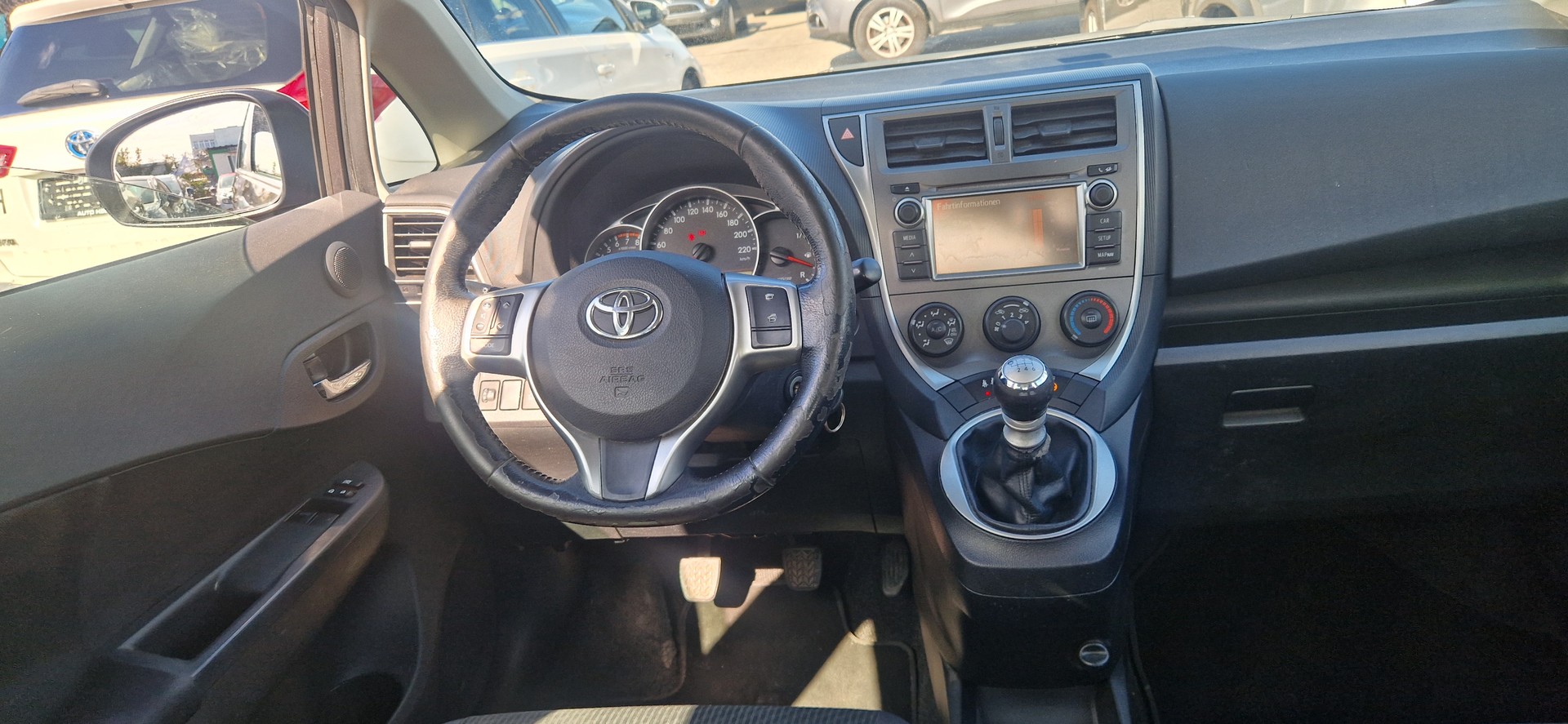 TOYOTA Verso-S 1.33 Linea Luna-image-6
