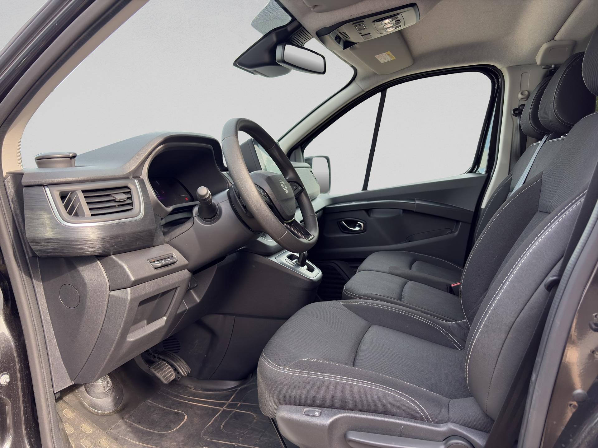 RENAULT Trafic Blue dCi 170 Grand Passenger Techno EDC-image-8