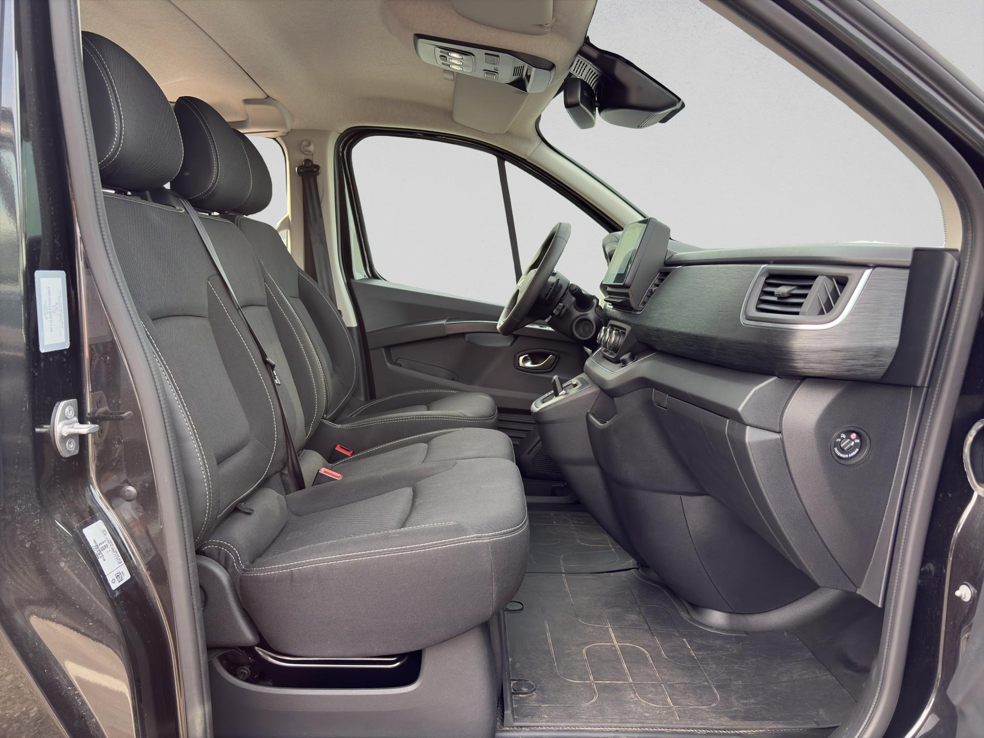 RENAULT Trafic Blue dCi 170 Grand Passenger Techno EDC-image-16