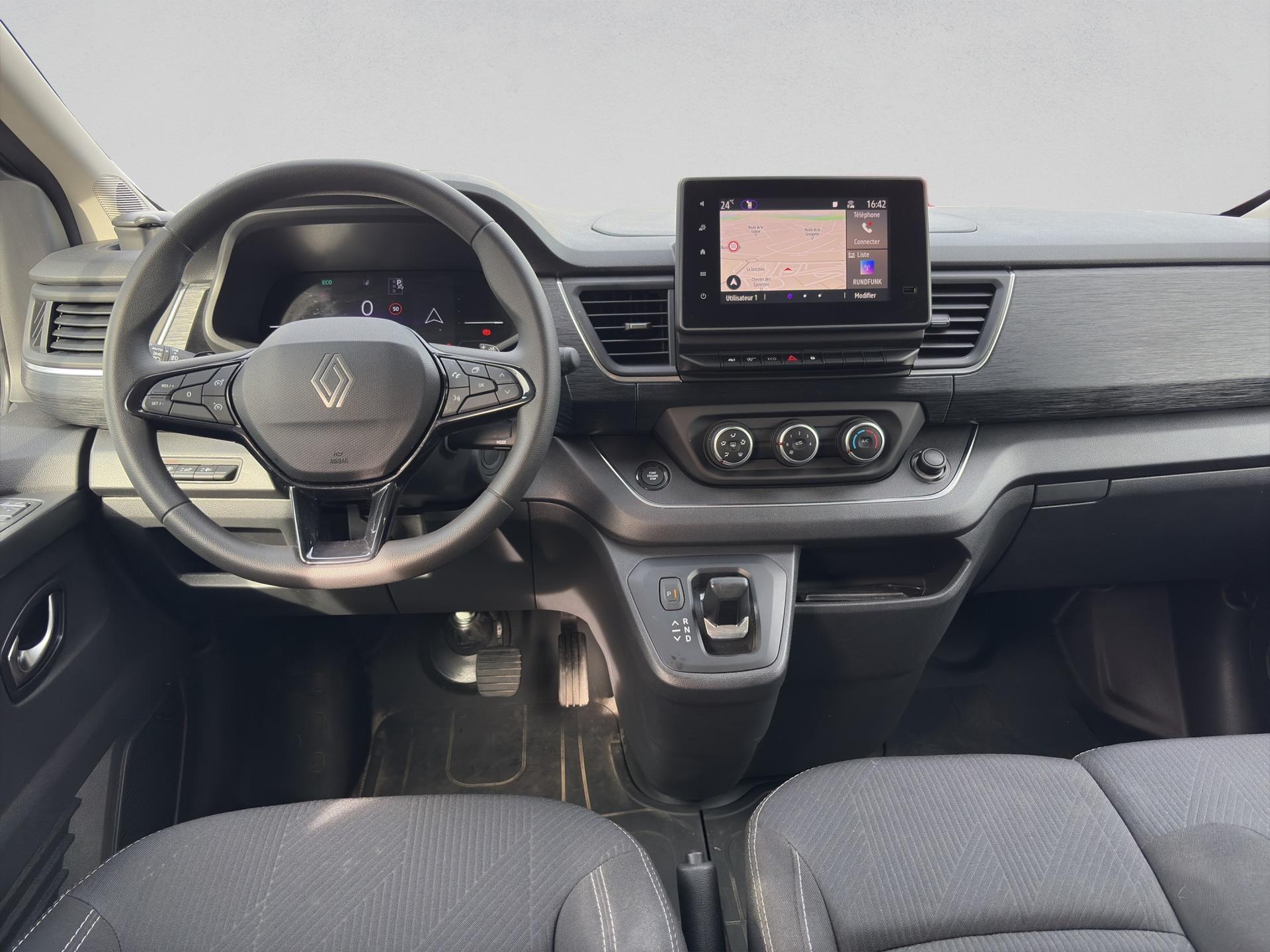 RENAULT Trafic Blue dCi 170 Grand Passenger Techno EDC-image-13