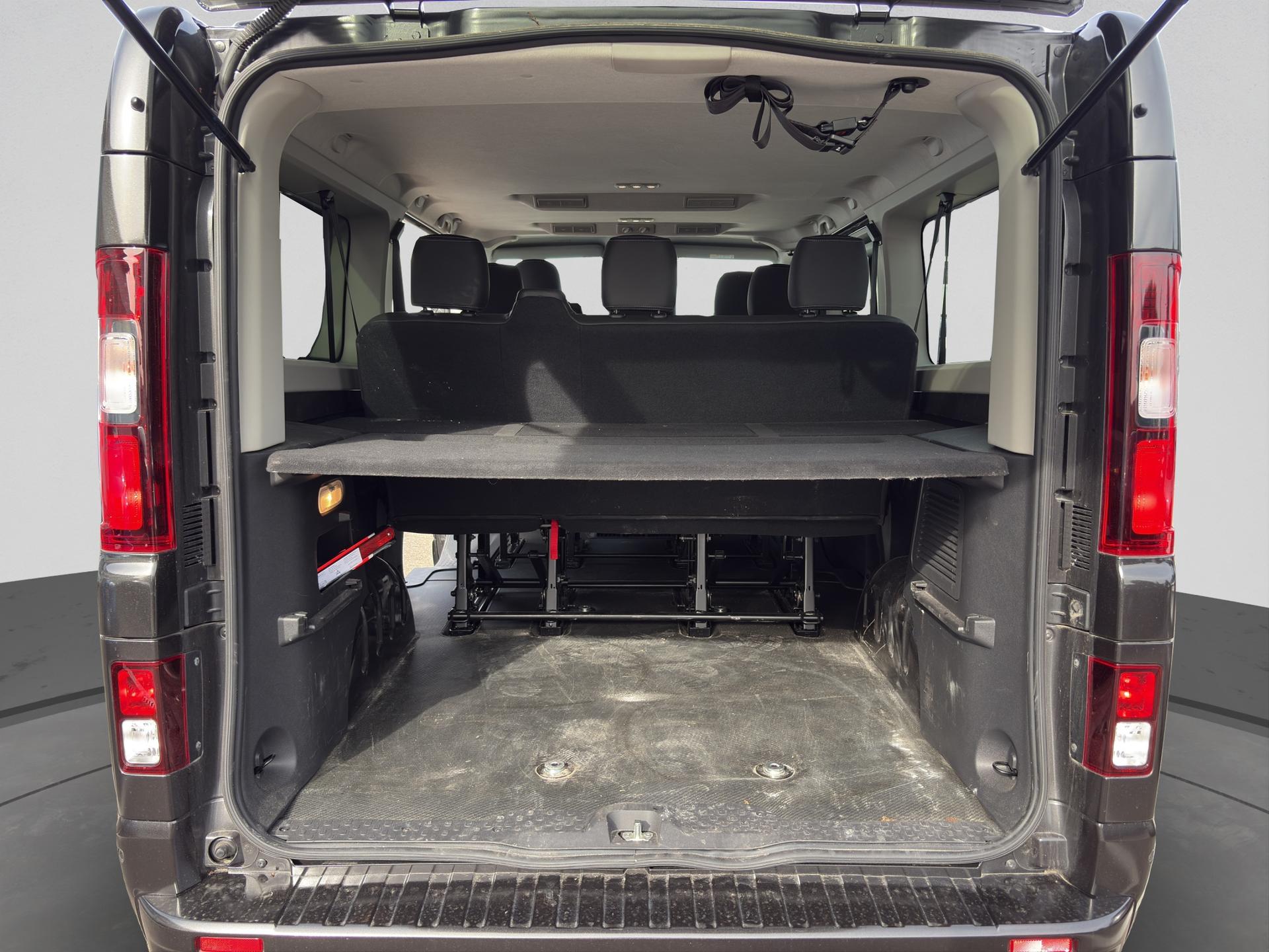 RENAULT Trafic Blue dCi 170 Grand Passenger Techno EDC-image-15