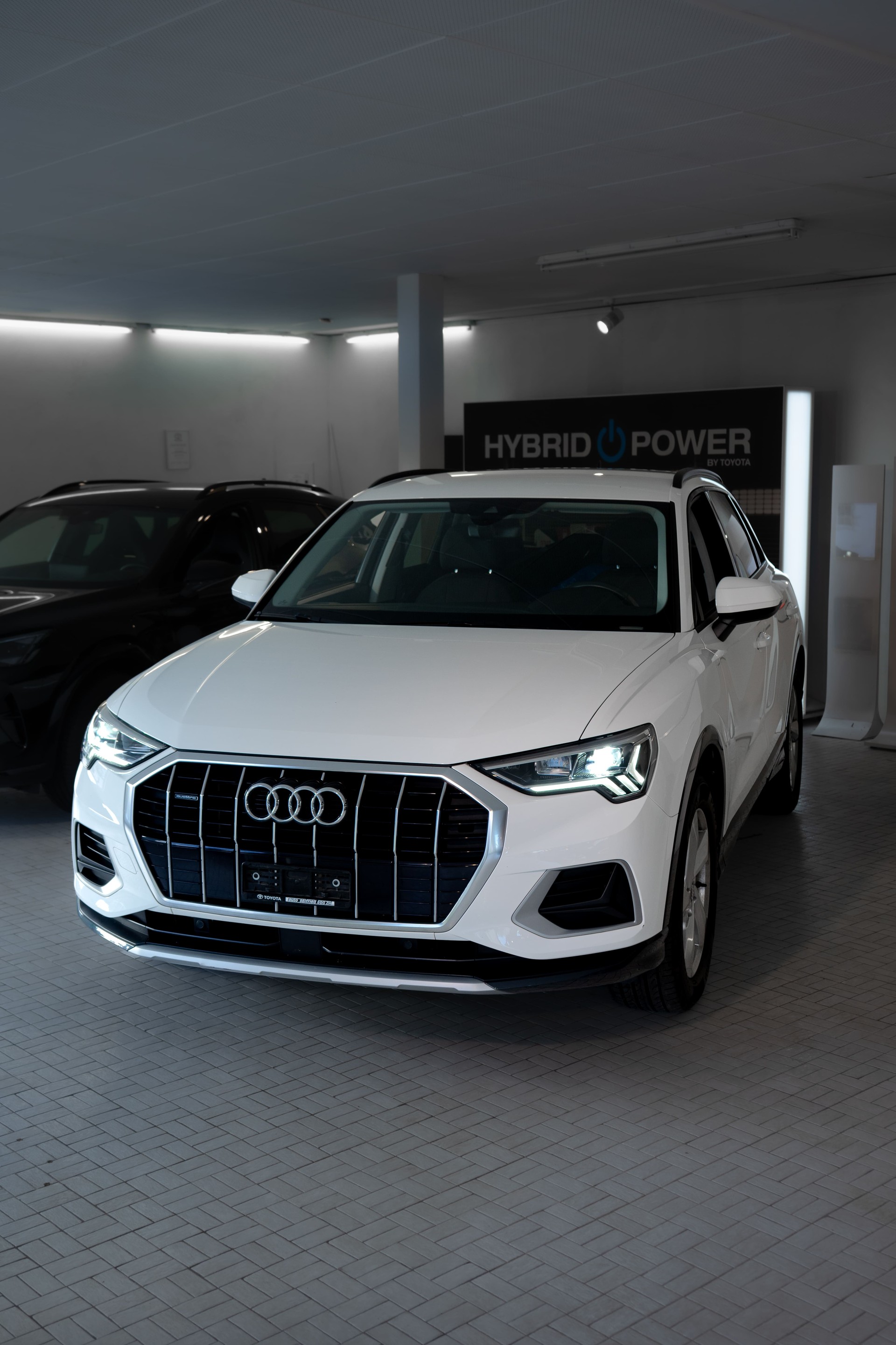 AUDI Q3 40 TFSI quattro S-tronic-image-0
