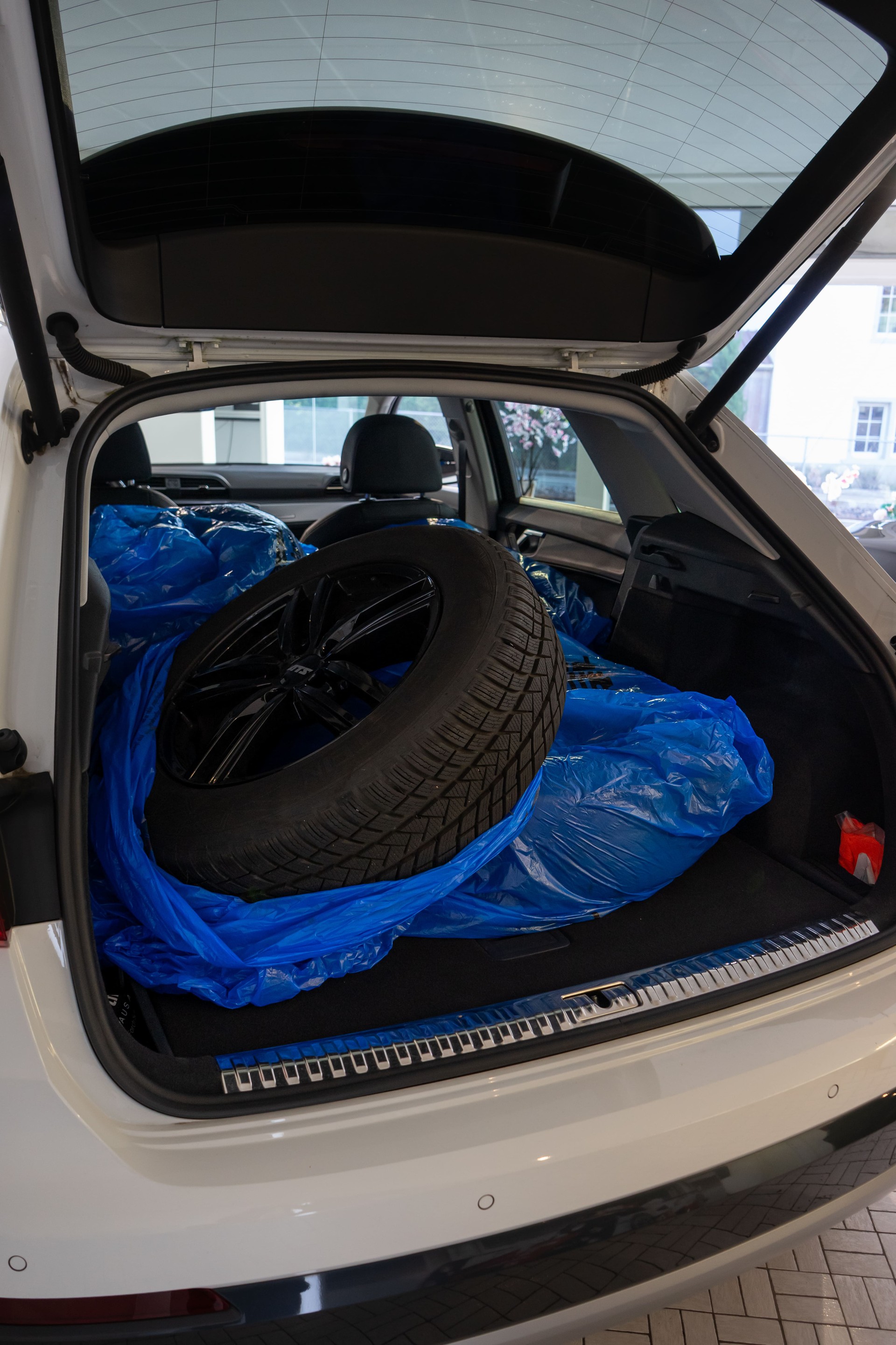 AUDI Q3 40 TFSI quattro S-tronic-image-3