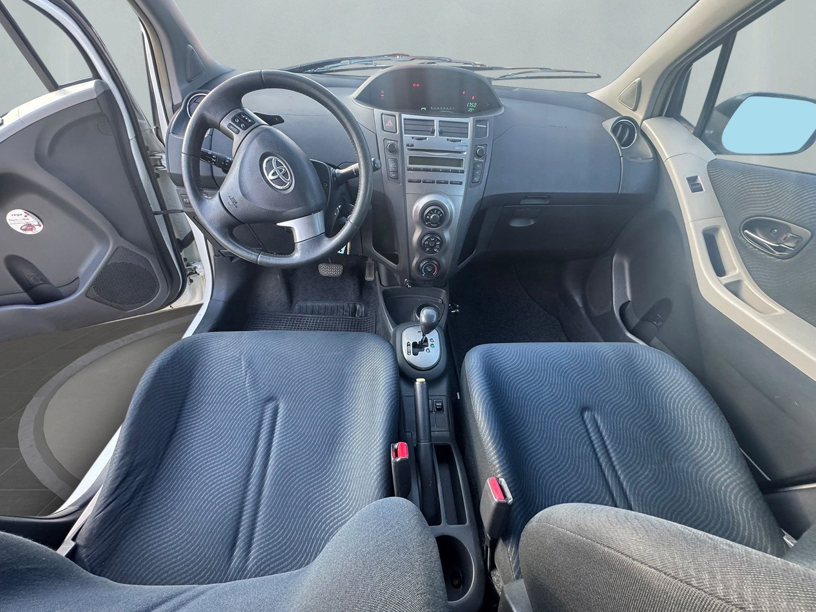 TOYOTA Yaris 1.33 Linea Luna Multimode-image-9