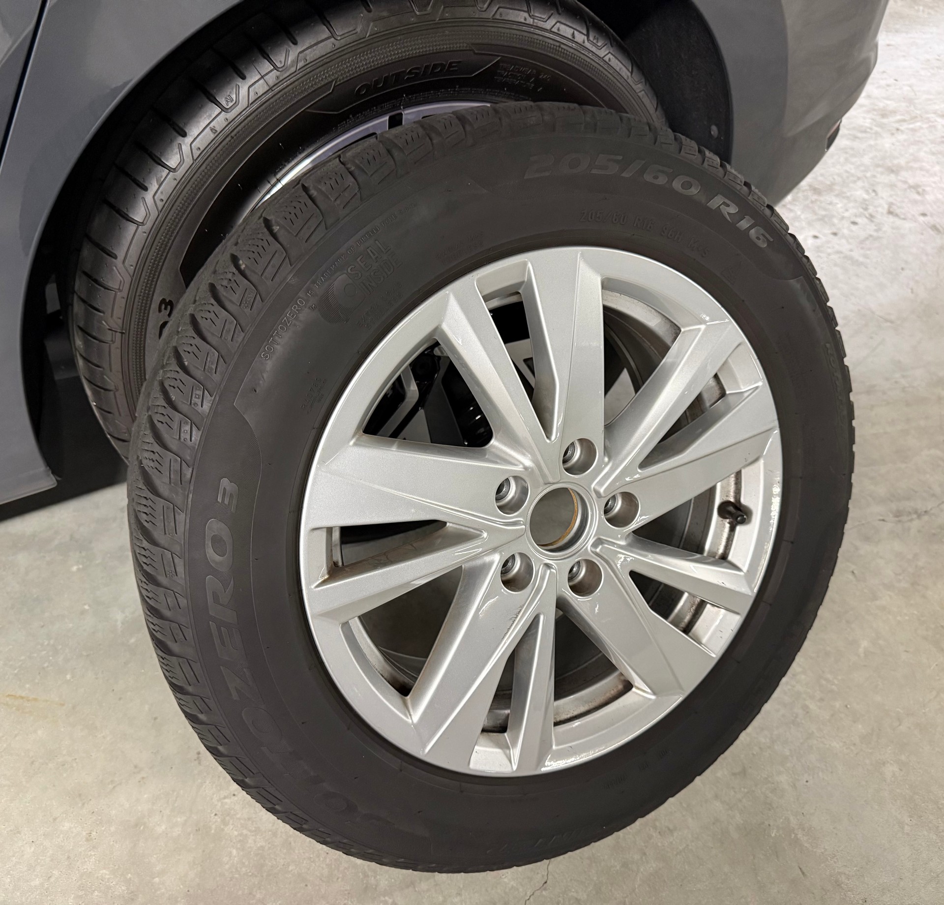 VW Touran 2.0 TDI Comfortline DSG | 7-Sitzer | PANO | FACELIFT-image-19