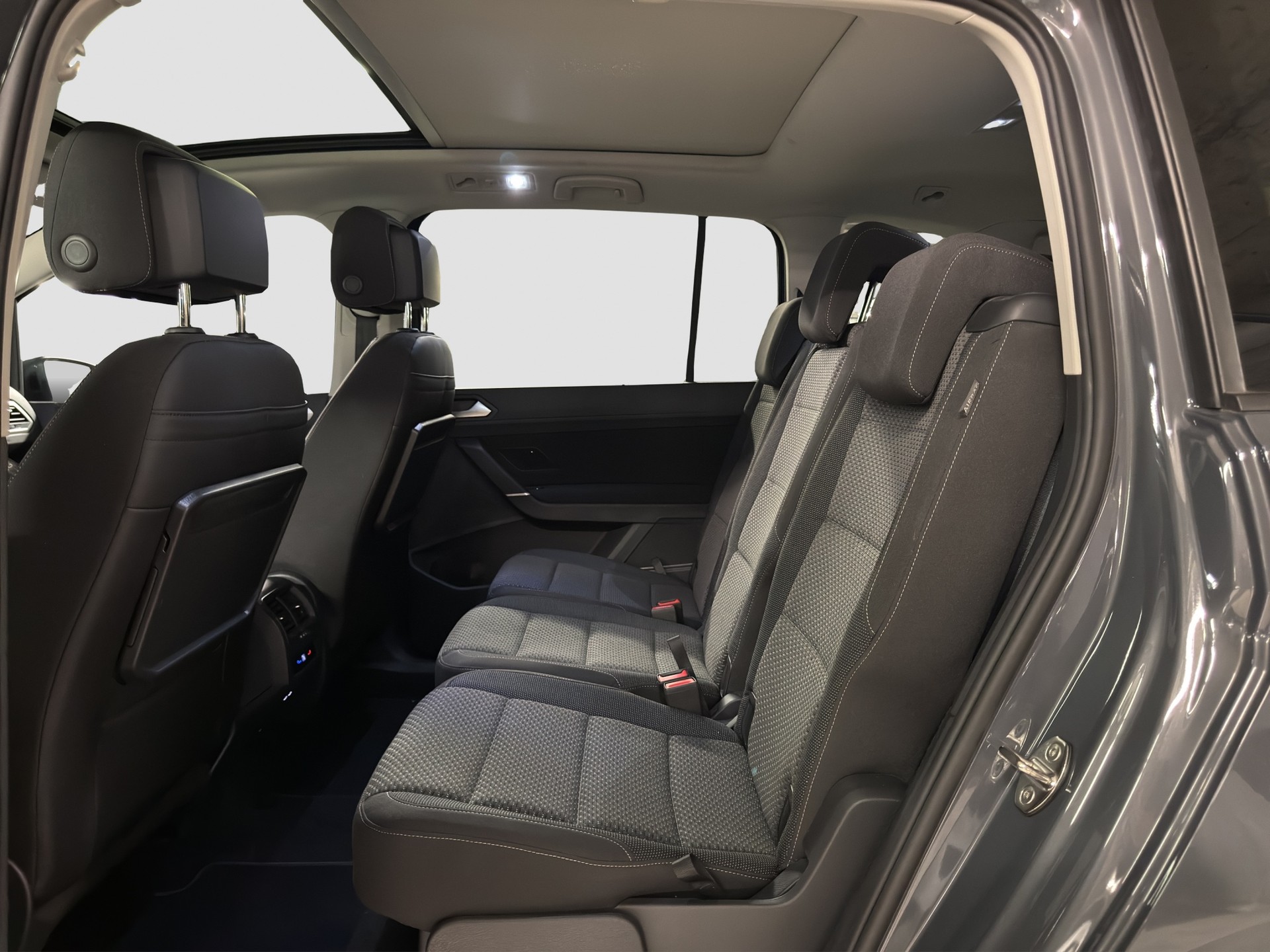 VW Touran 2.0 TDI Comfortline DSG | 7-Sitzer | PANO | FACELIFT-image-15