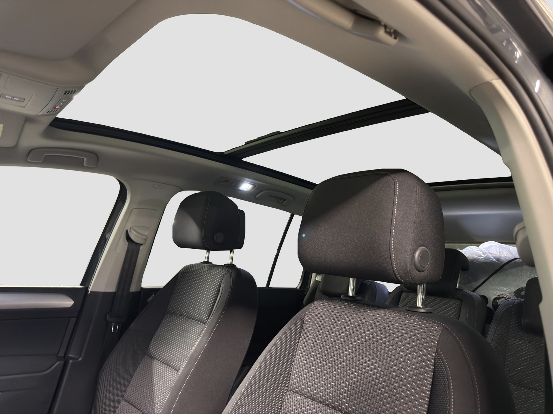 VW Touran 2.0 TDI Comfortline DSG | 7-Sitzer | PANO | FACELIFT-image-13