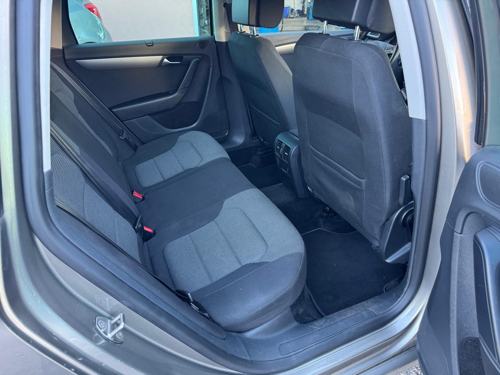 VW PASSAT-image-8