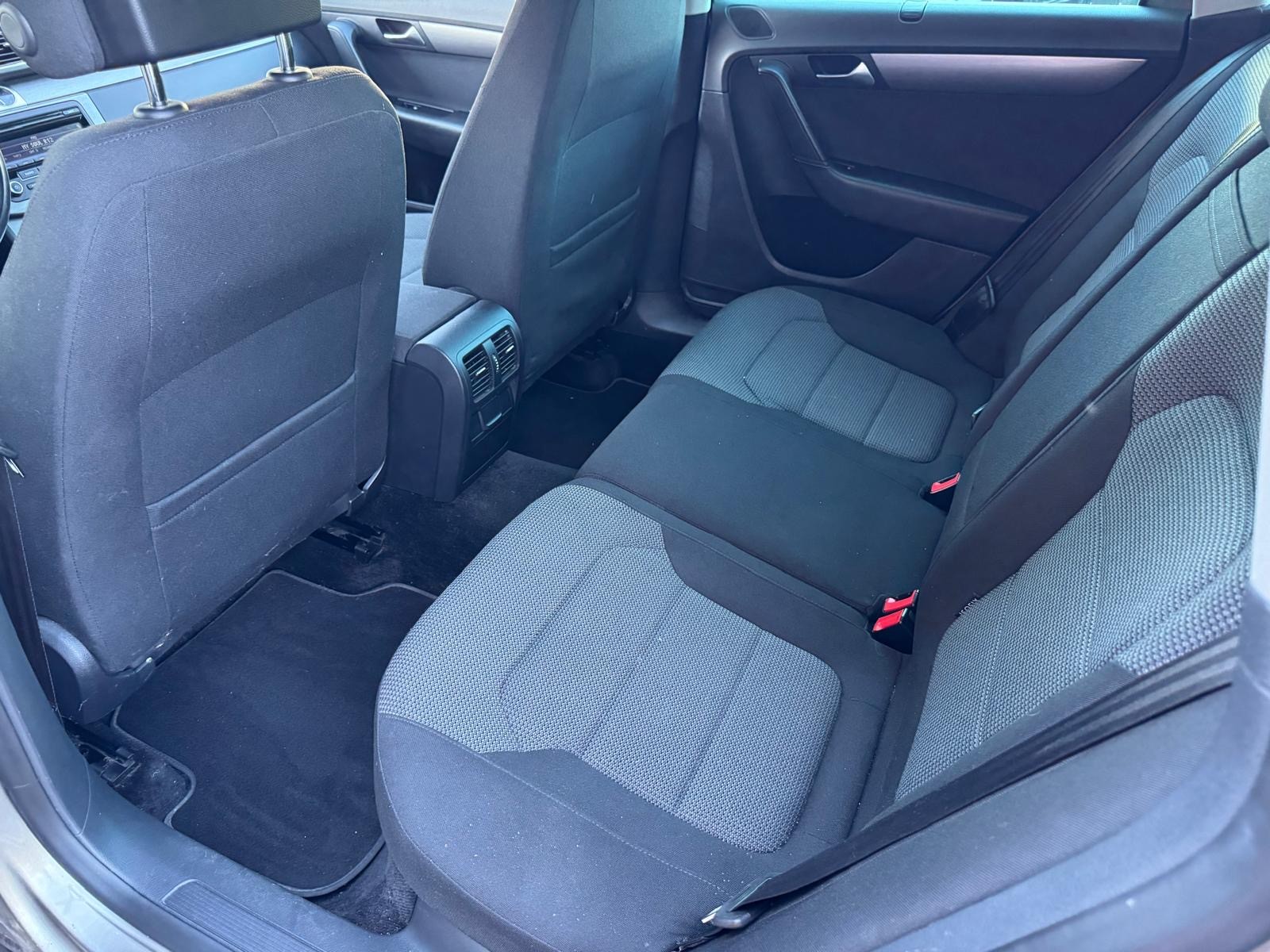 VW PASSAT-image-7