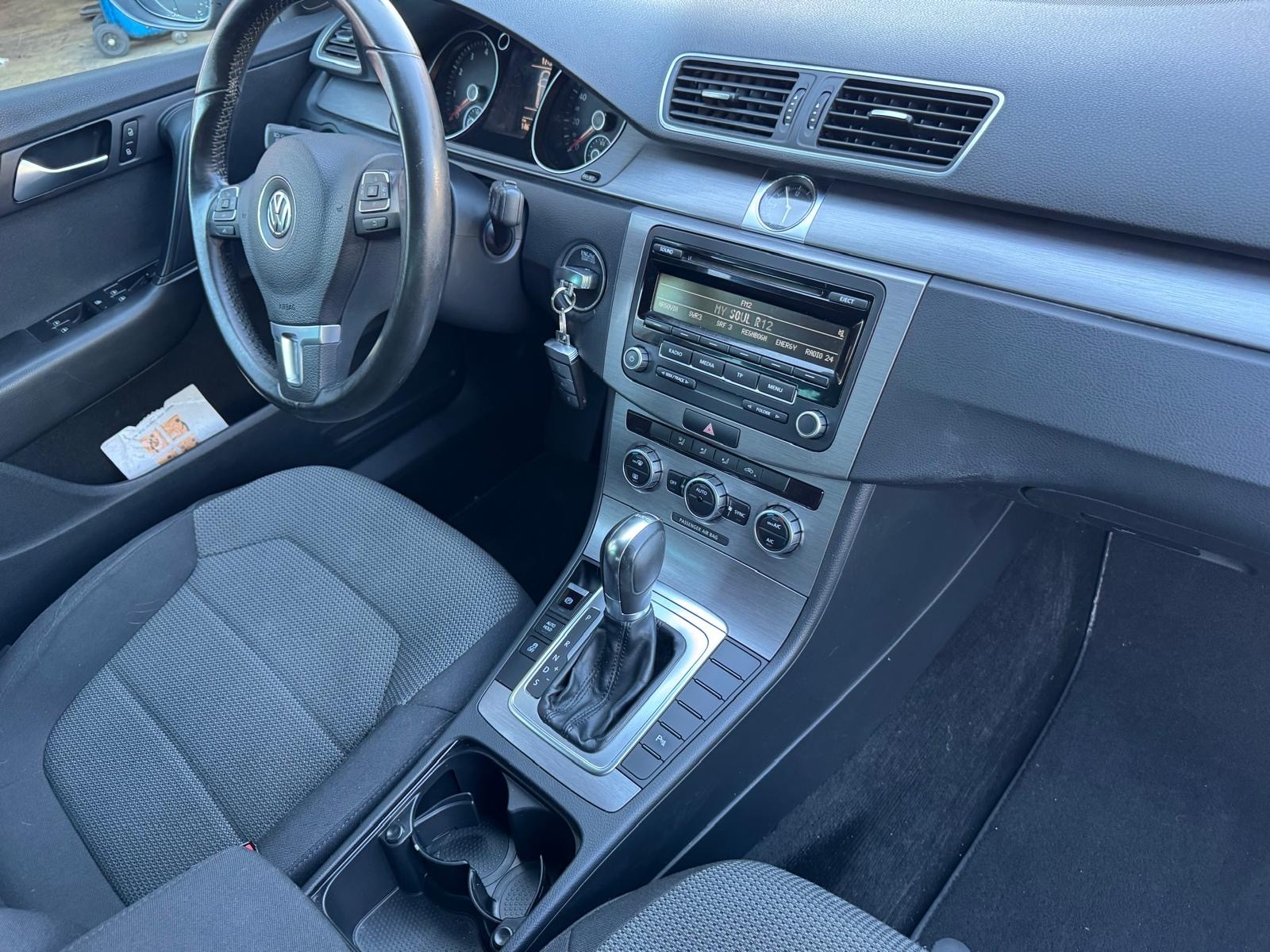 VW PASSAT-image-6