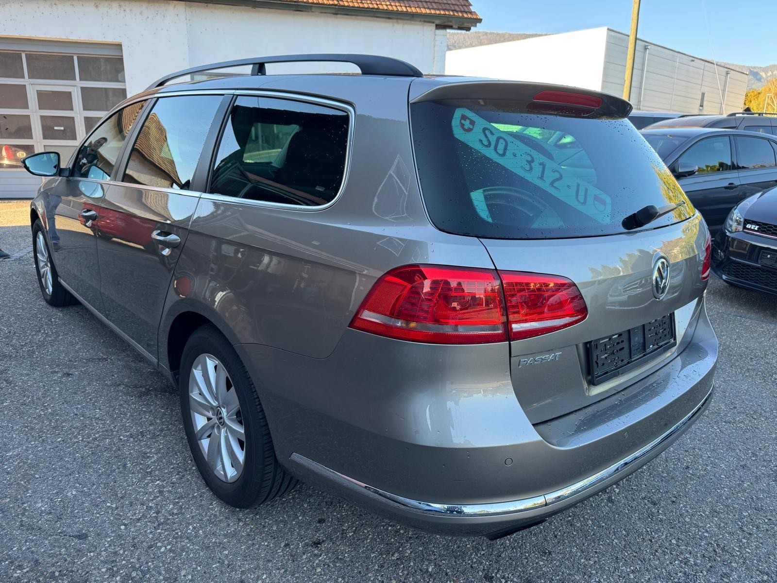 VW PASSAT-image-4