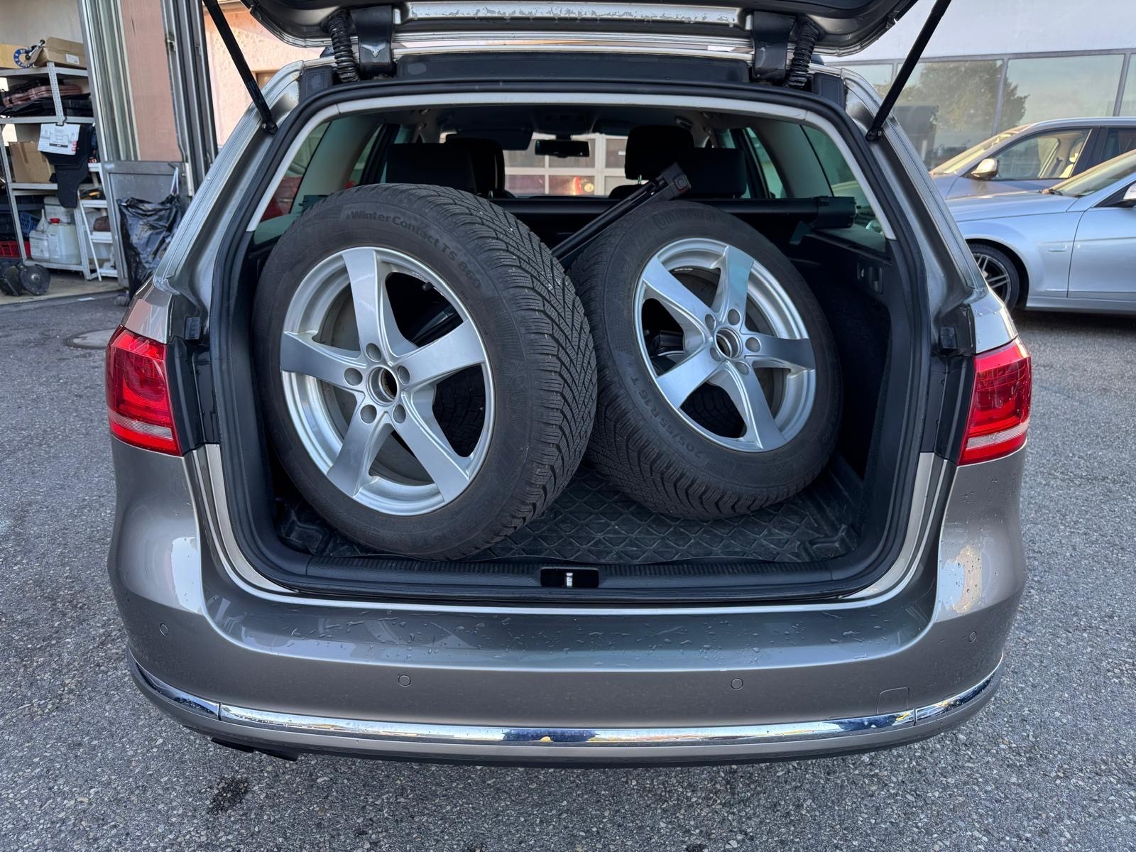 VW PASSAT-image-9