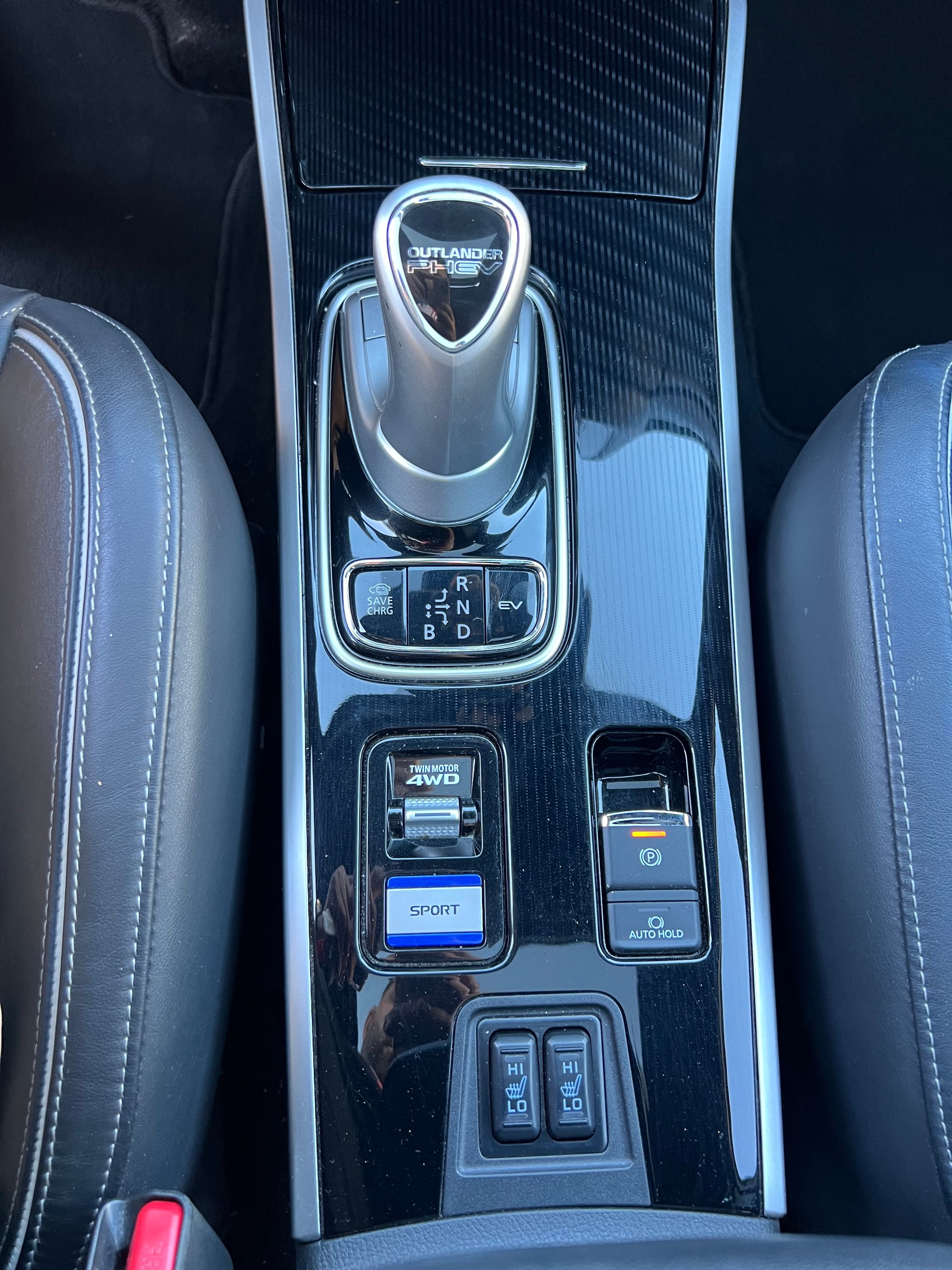 MITSUBISHI Outlander 2.4 PHEV Diamond S-Edition 4WD Automatic-image-12