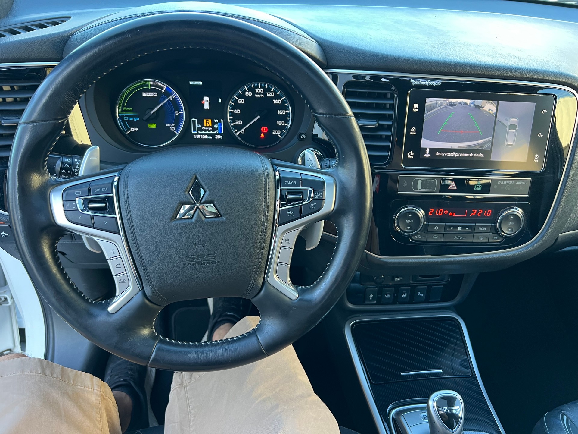 MITSUBISHI Outlander 2.4 PHEV Diamond S-Edition 4WD Automatic-image-10
