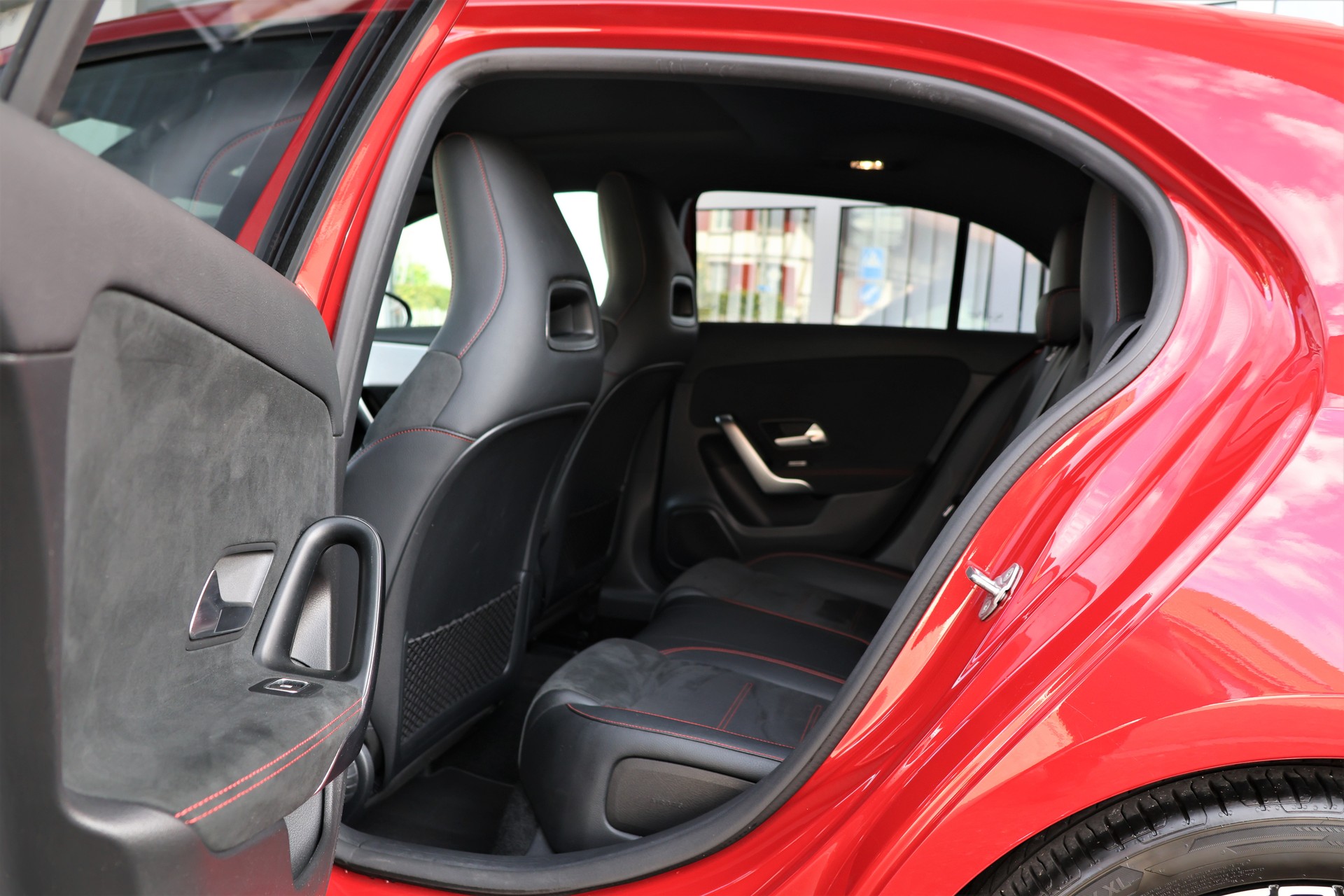 MERCEDES-BENZ A 180 d AMG Line 8G-DCT (CH) *Manufaktur Rosso Patagoni*-image-11