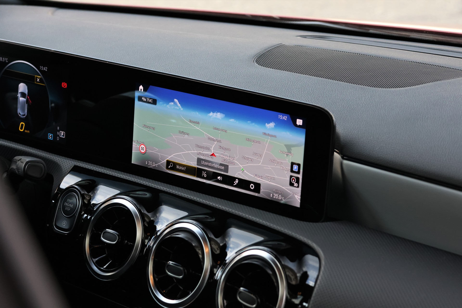 MERCEDES-BENZ A 180 d AMG Line 8G-DCT (CH) *Manufaktur Rosso Patagoni*-image-17
