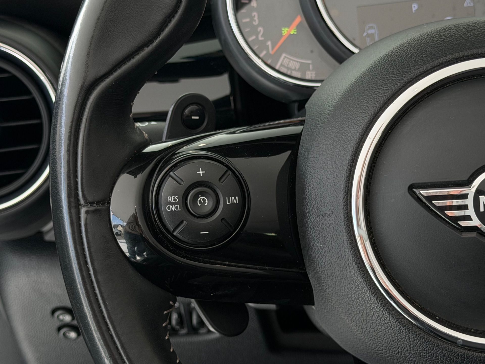MINI Cooper S Cabriolet DKG John Cooper Works-image-31